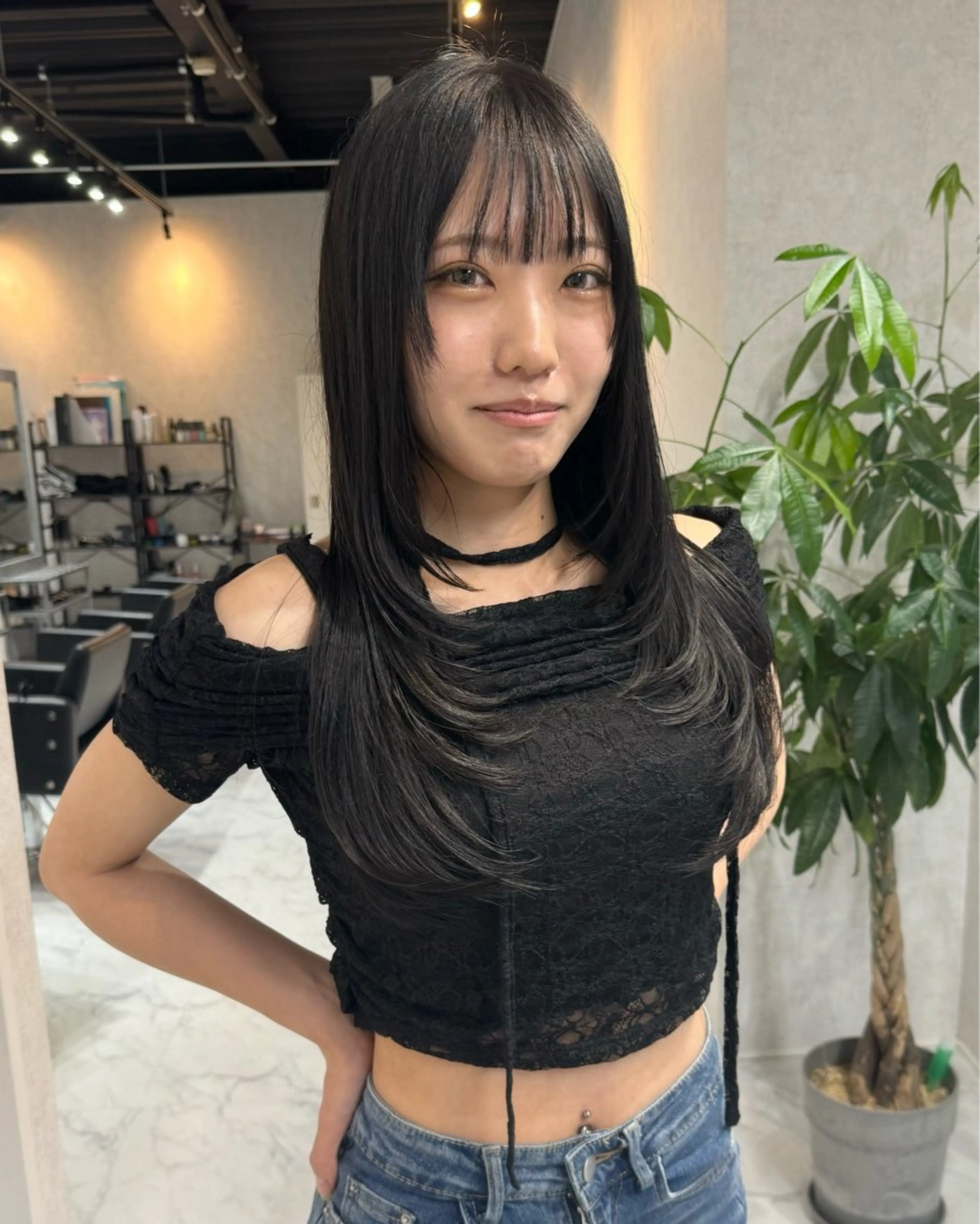 ロング カラー ヘアアレンジ バレイヤージュ ブリーチ ハイライトカラー ハイトーンカラー ハイライト カット アンドウ ユウ/ レイヤーカット/韓国のヘアスタイル