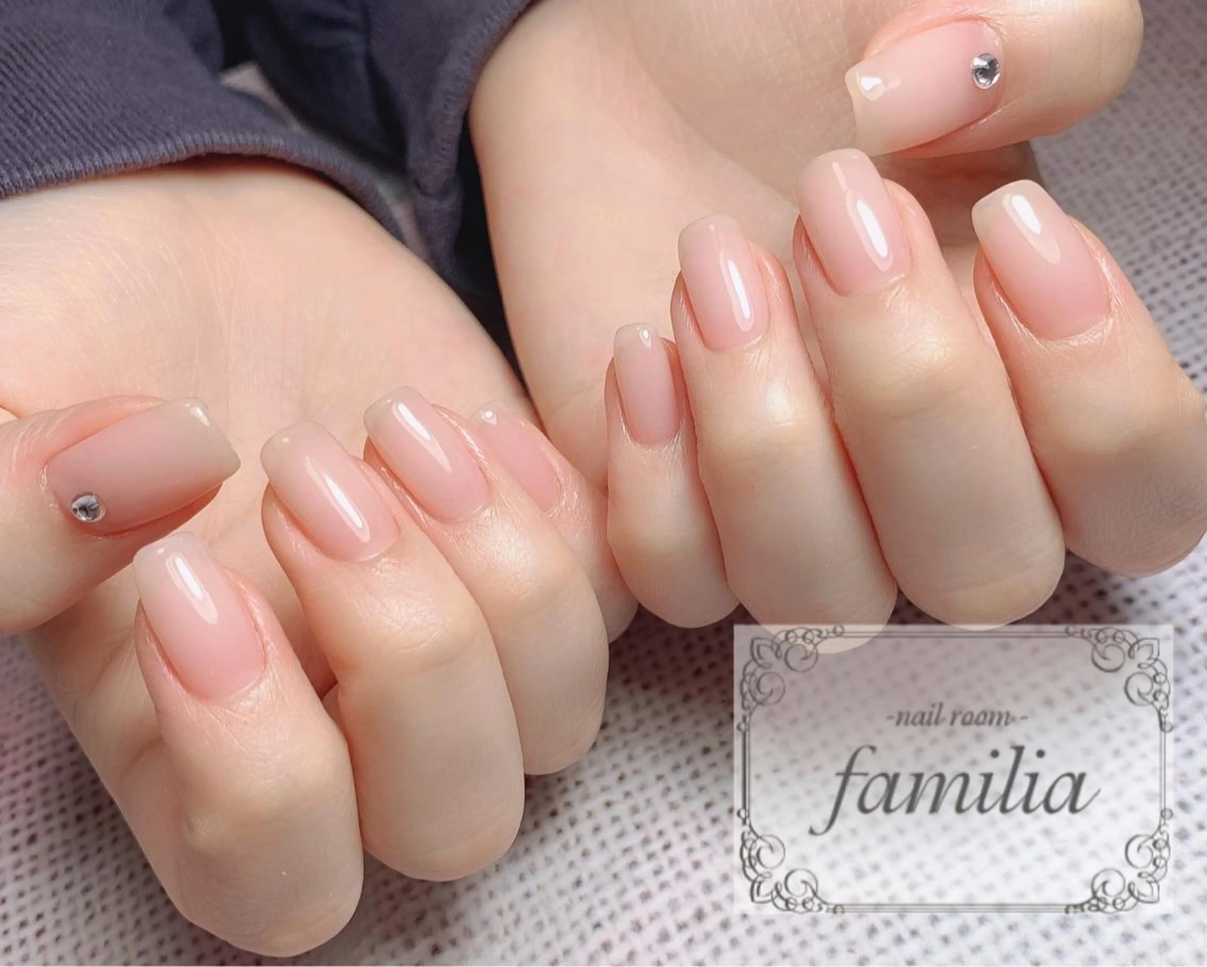 ネイル ハンドネイル -nailroom- familiaのネイルデザイン