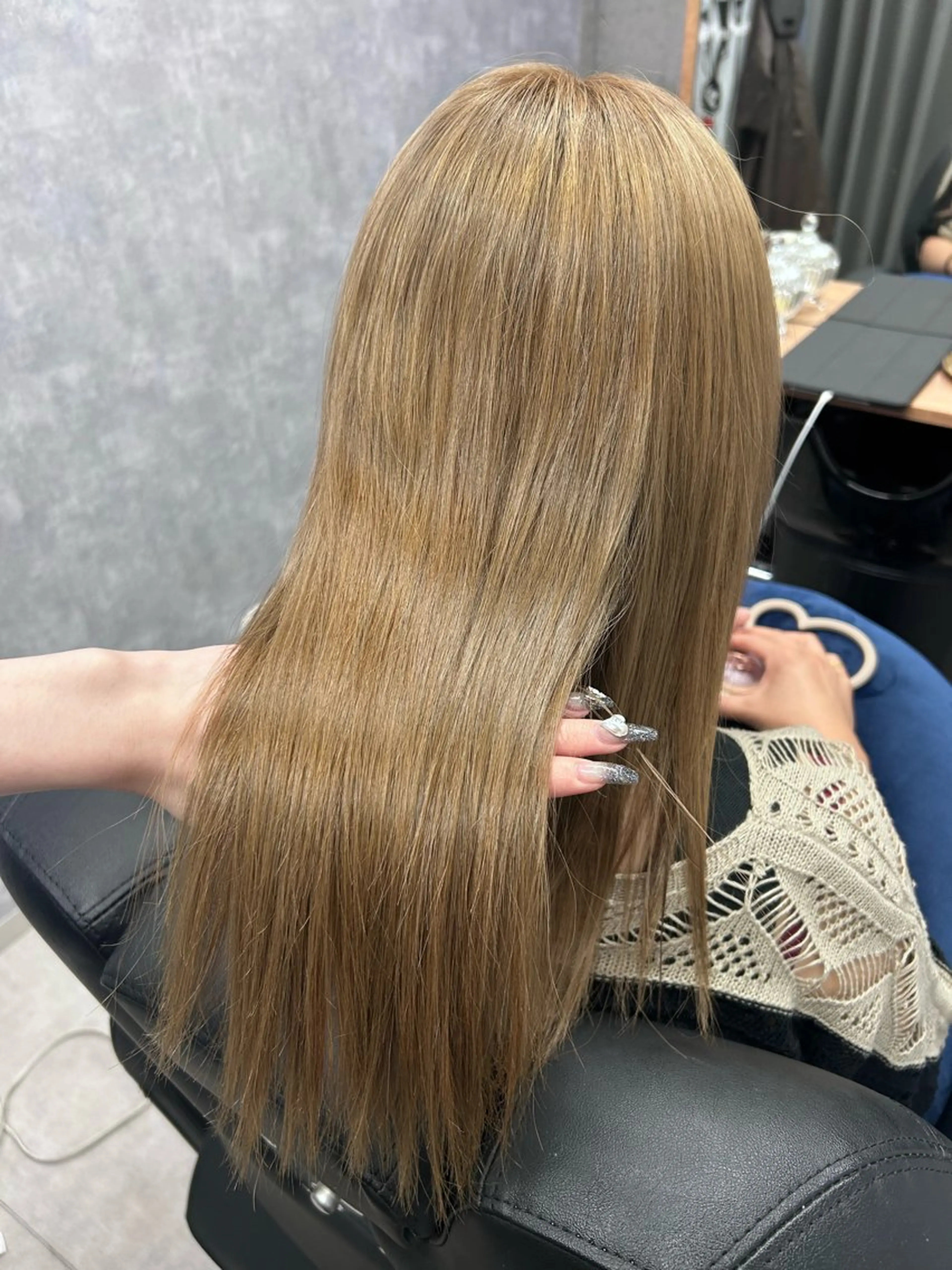 ロング ヘアカラー ハイトーン×艶カラー 🤍MIZUKIのヘアスタイル