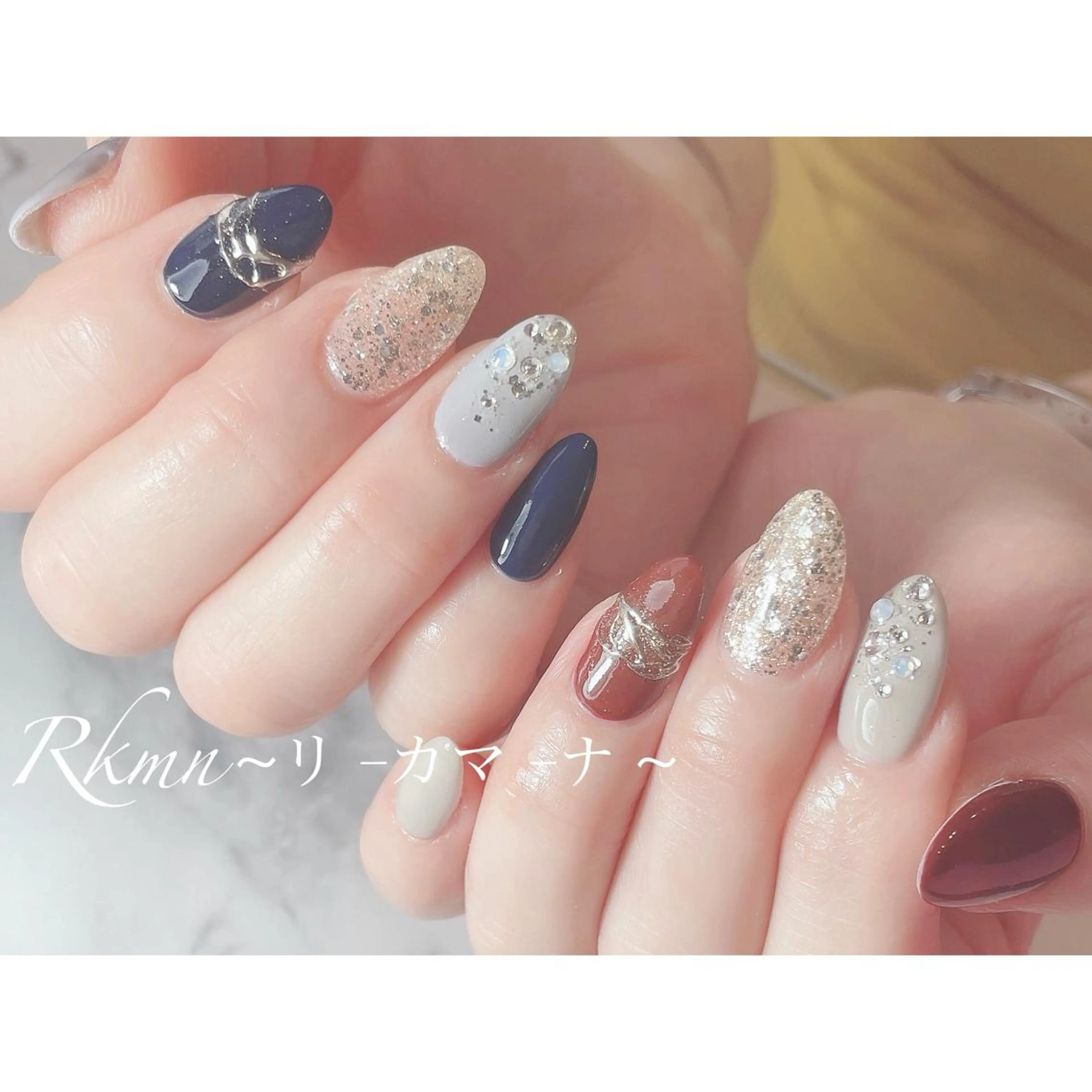 ネイル アートネイル ボルドー ラメ(グリッター) ミラーネイル ネイビー ハンドネイル フットネイル ハンドケア Rkmn ~リ-カマ-ナ~のネイルデザイン