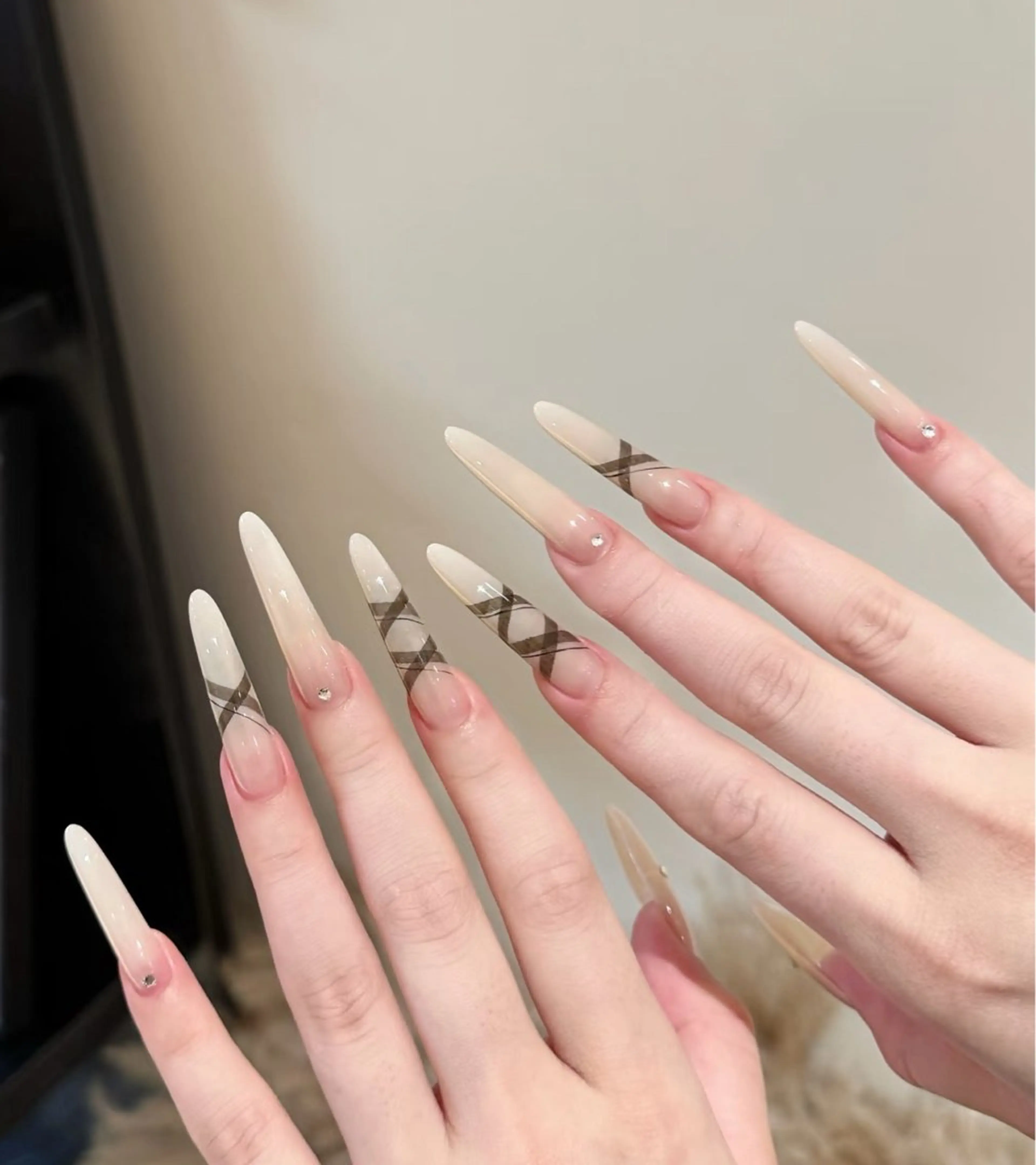 ネイル オーロラネイル フラワーネイル フットネイル フレンチネイル ジェルネイル ハンドネイル 長さだし専門 ありさのネイルデザイン