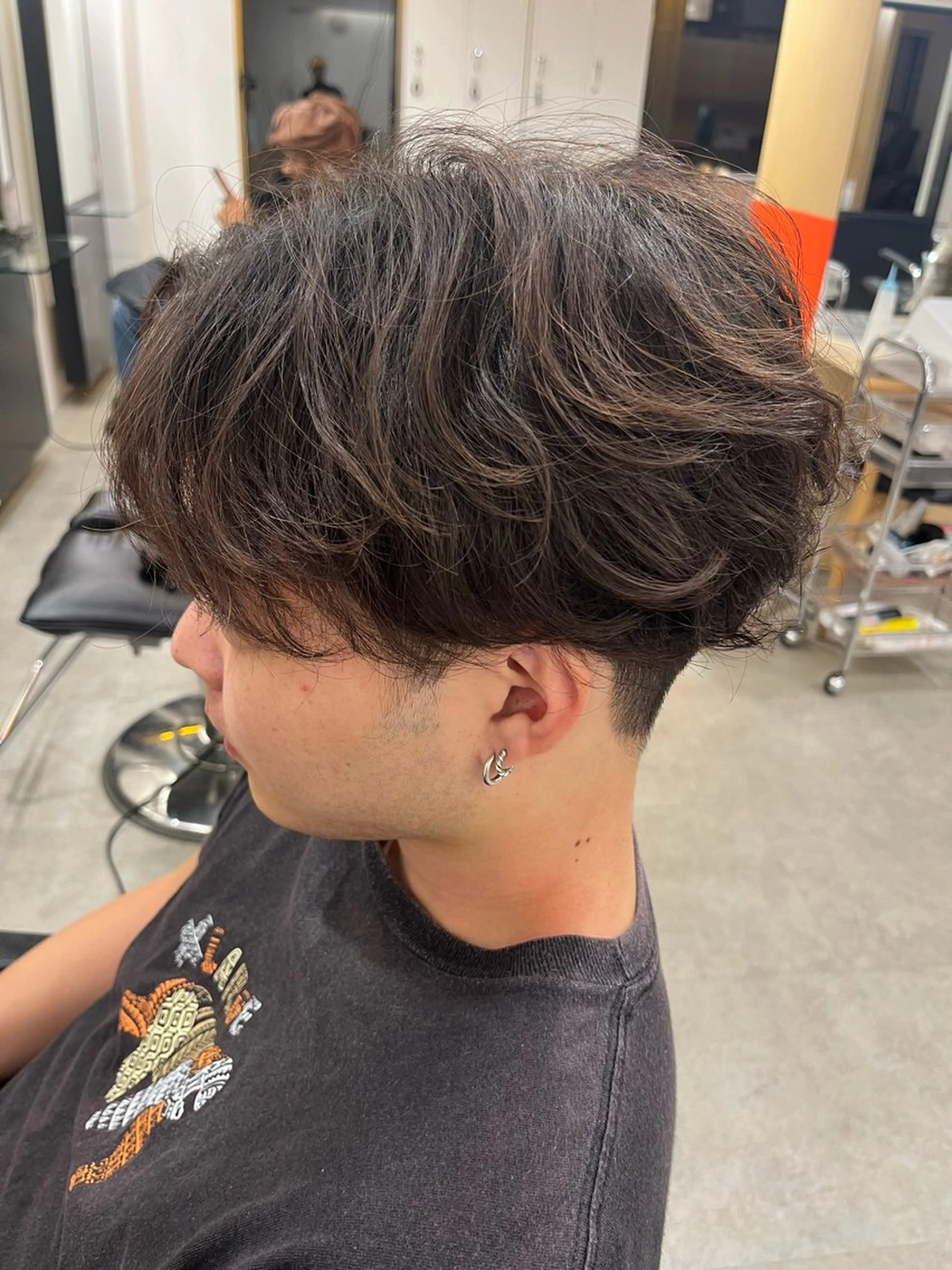 パーマ メンズ フェザーパーマ メンズパーマ 波巻きパーマ カット パーマ シャドーパーマ原宿 fifth 凜空のヘアスタイル