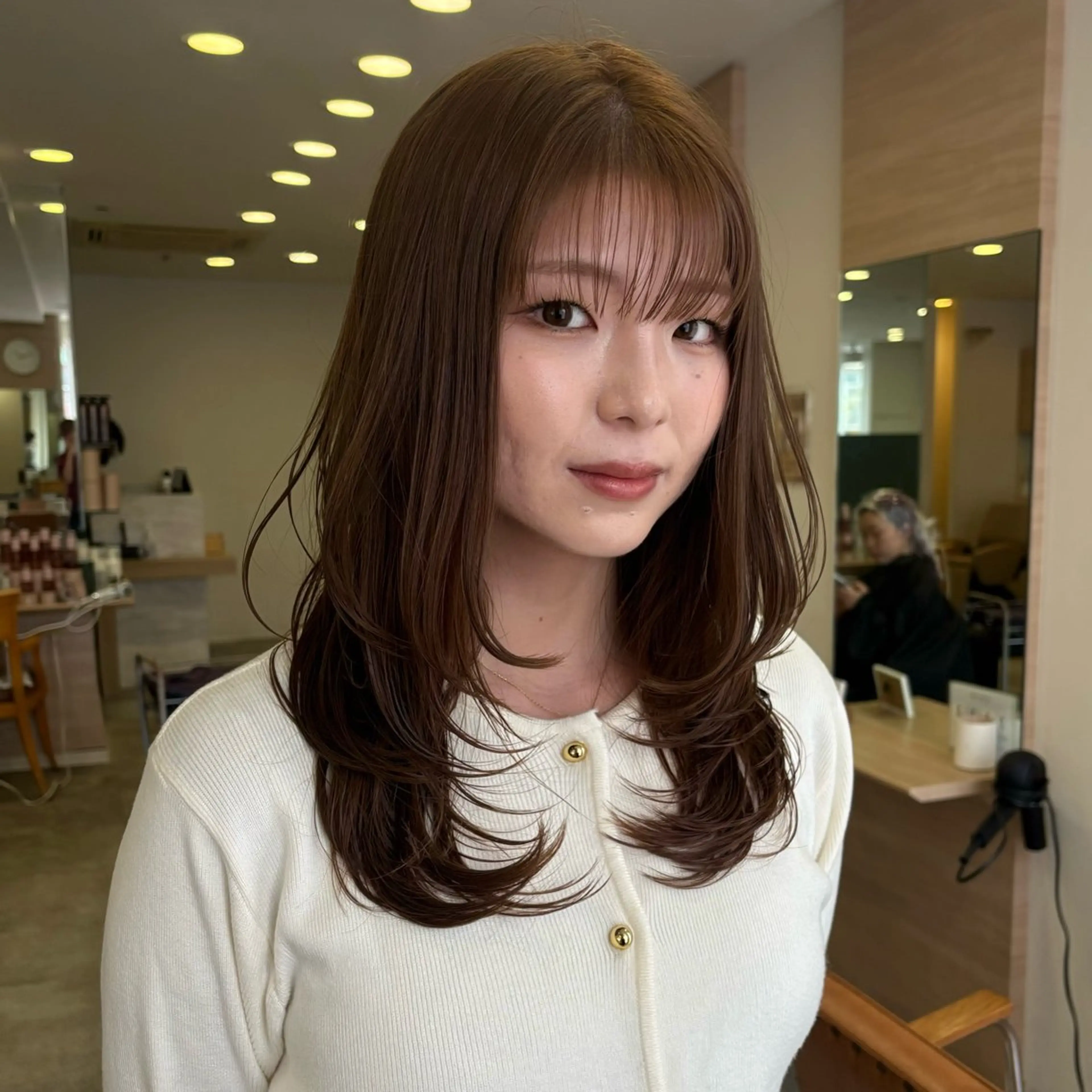セミロング アッシュ 顔まわりレイヤー ハッシュカット ハイレイヤー 髪質改善 ヘアカラー レイヤー/ 透明感カラー/チナツのヘアスタイル