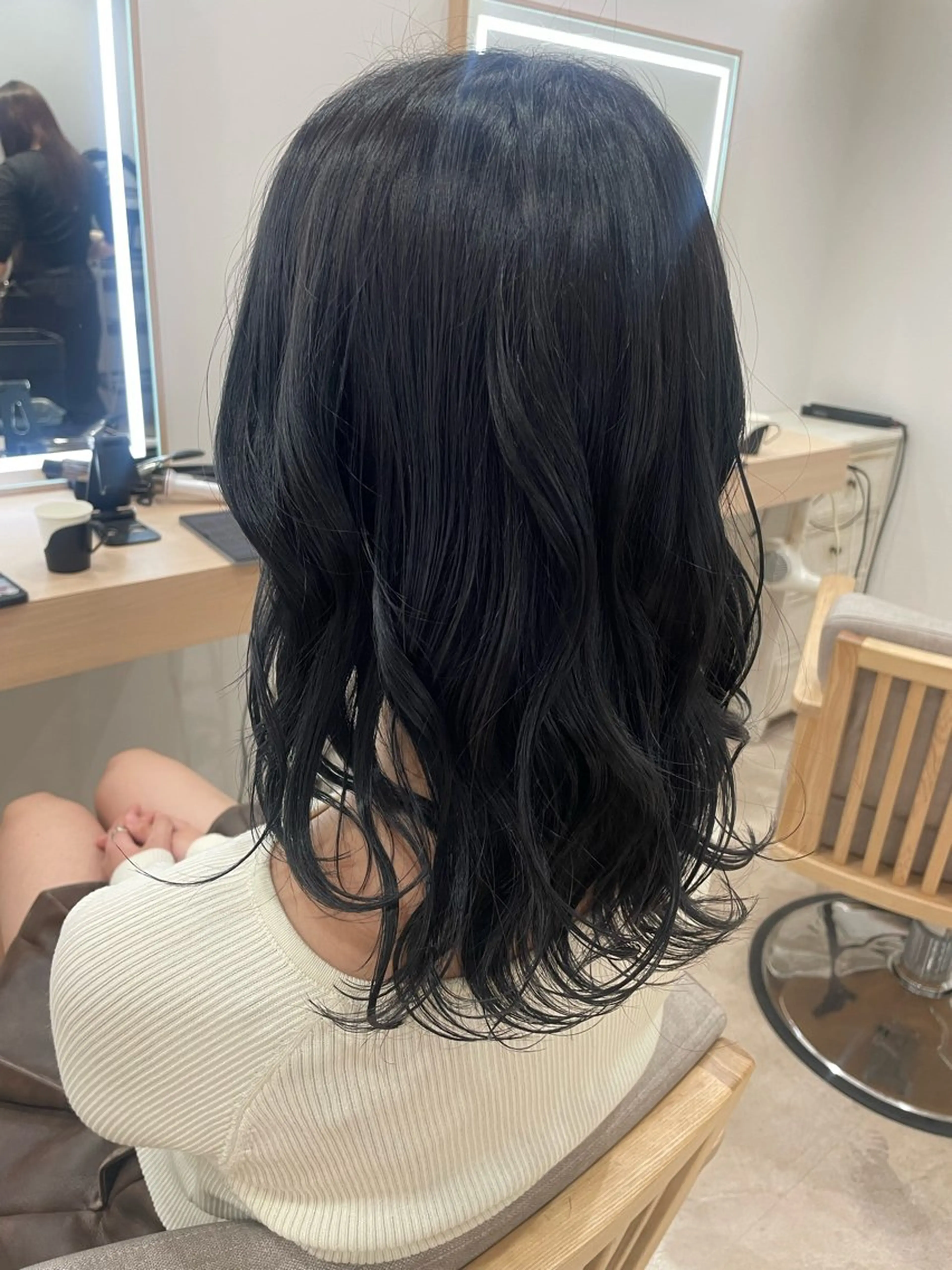 ミディアム カラー ブルーカラー 透明感カラー littleesta ASAのヘアスタイル