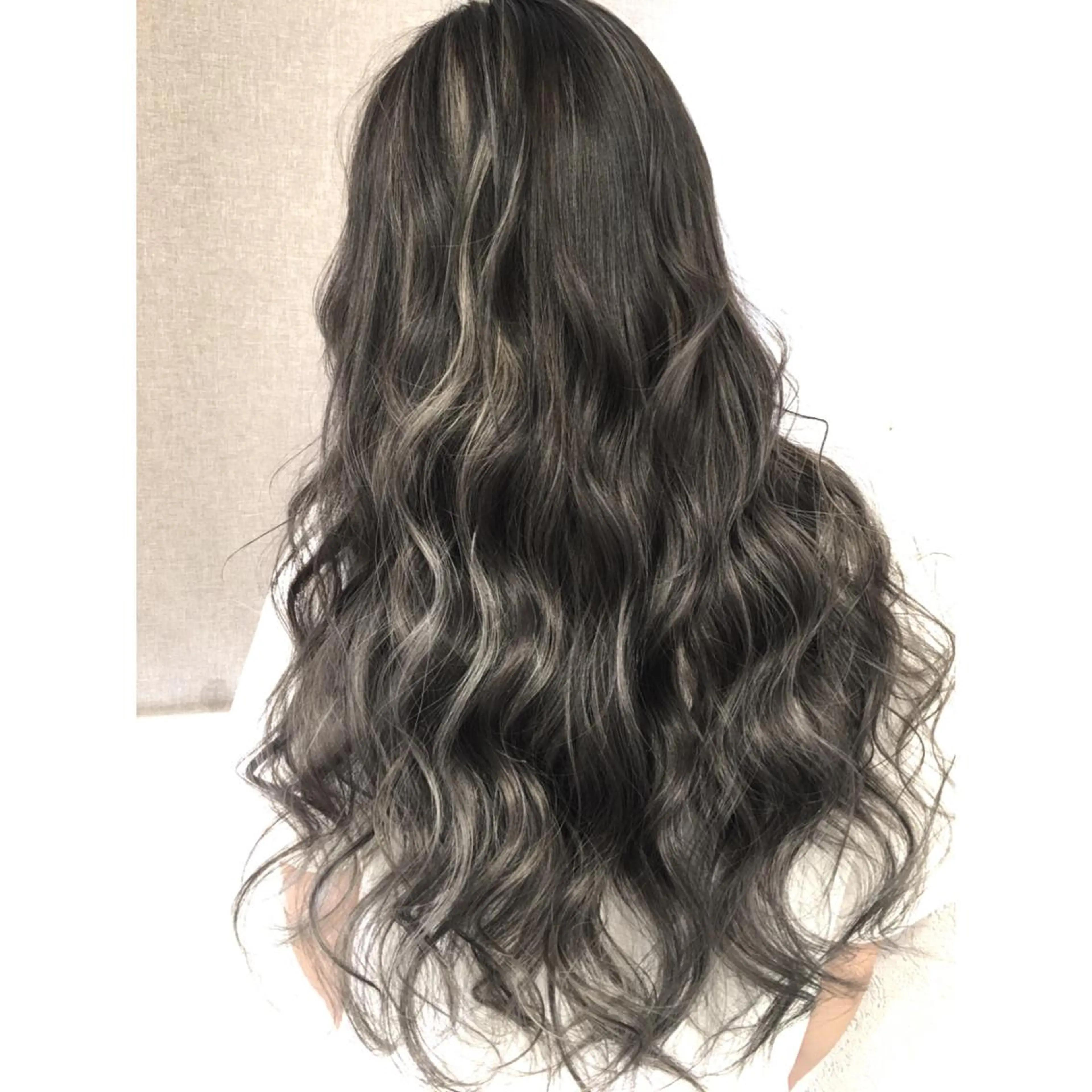 ロング カラー ハイライトカラー 3Dハイライト ハイライト ヘアカラー トリートメント 井上 一平のヘアスタイル