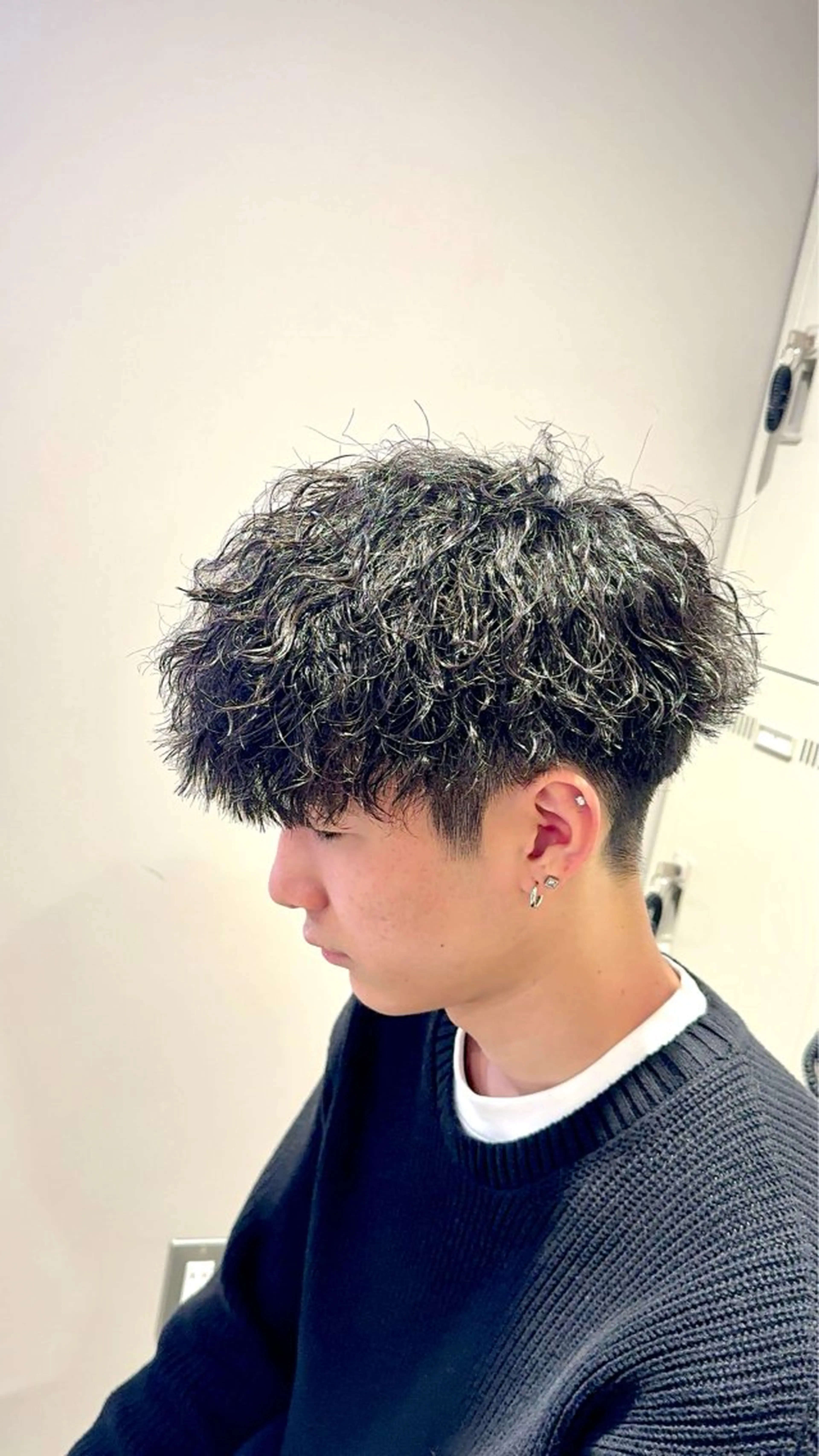 ショート パーマ ヘアアレンジ メンズ メンズパーマ 顔まわりカット の達人のヘアスタイル