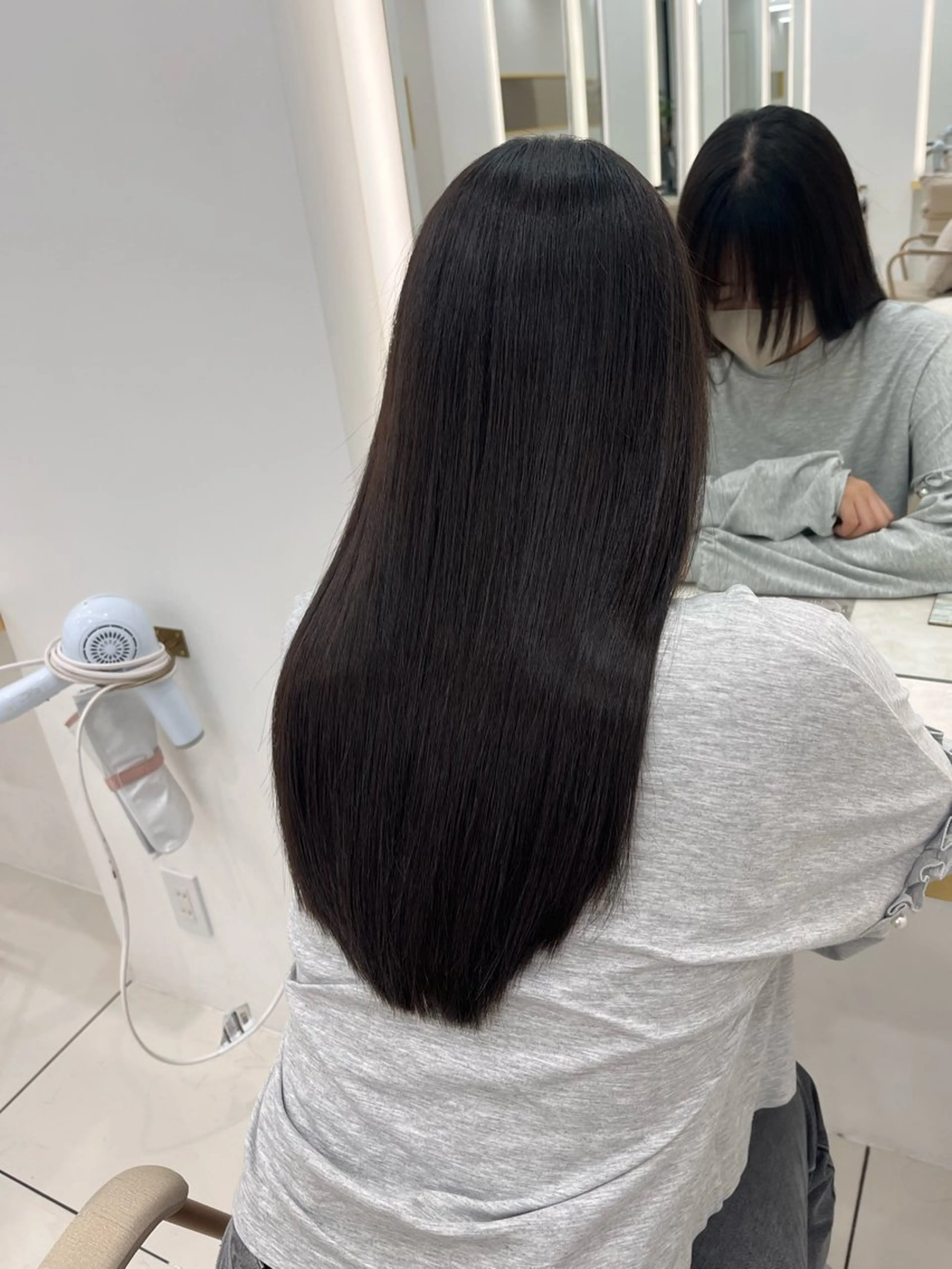 ロング 岡部 未咲希のヘアスタイル