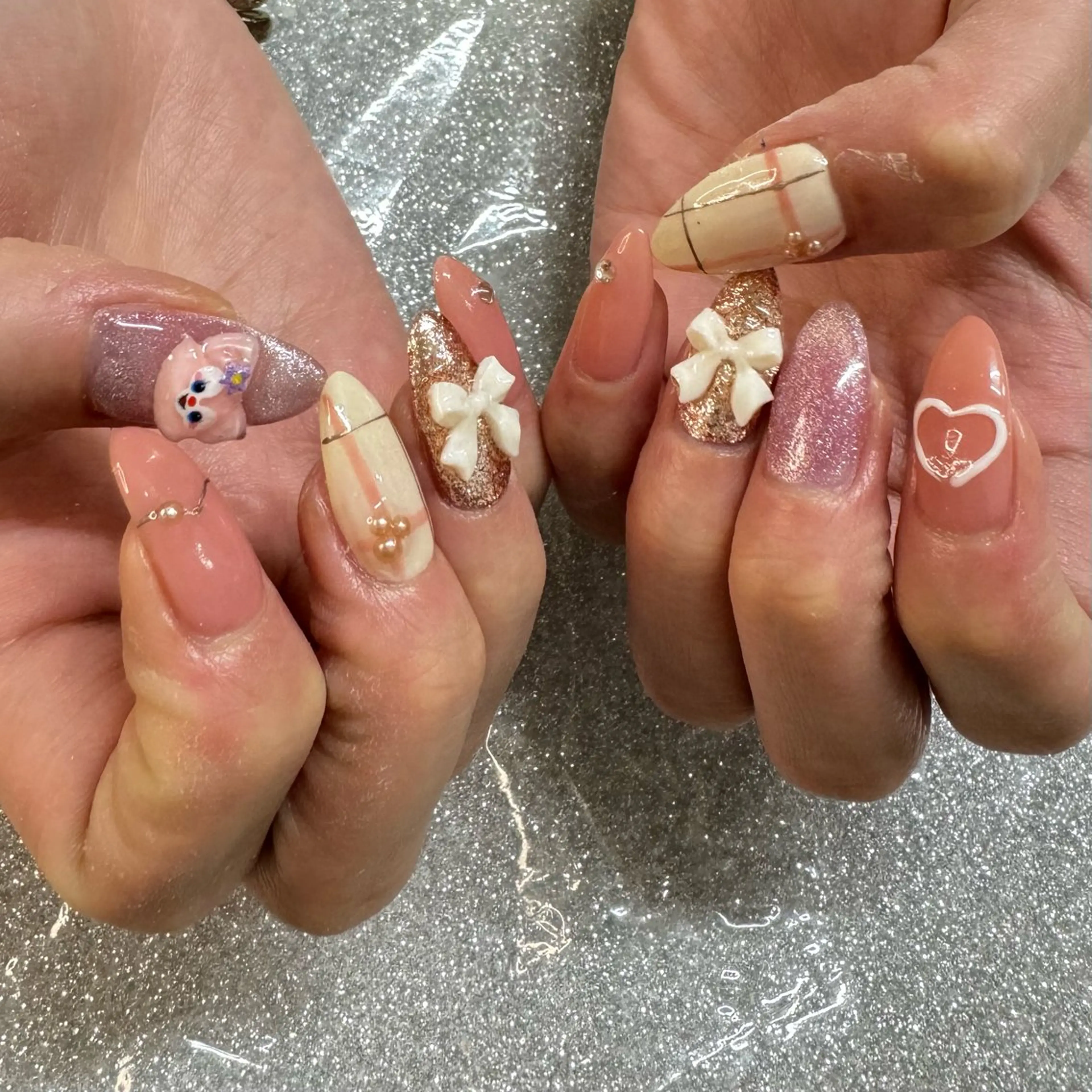 ネイル ハンドネイル VIERU 🌈🎀💖のネイルデザイン