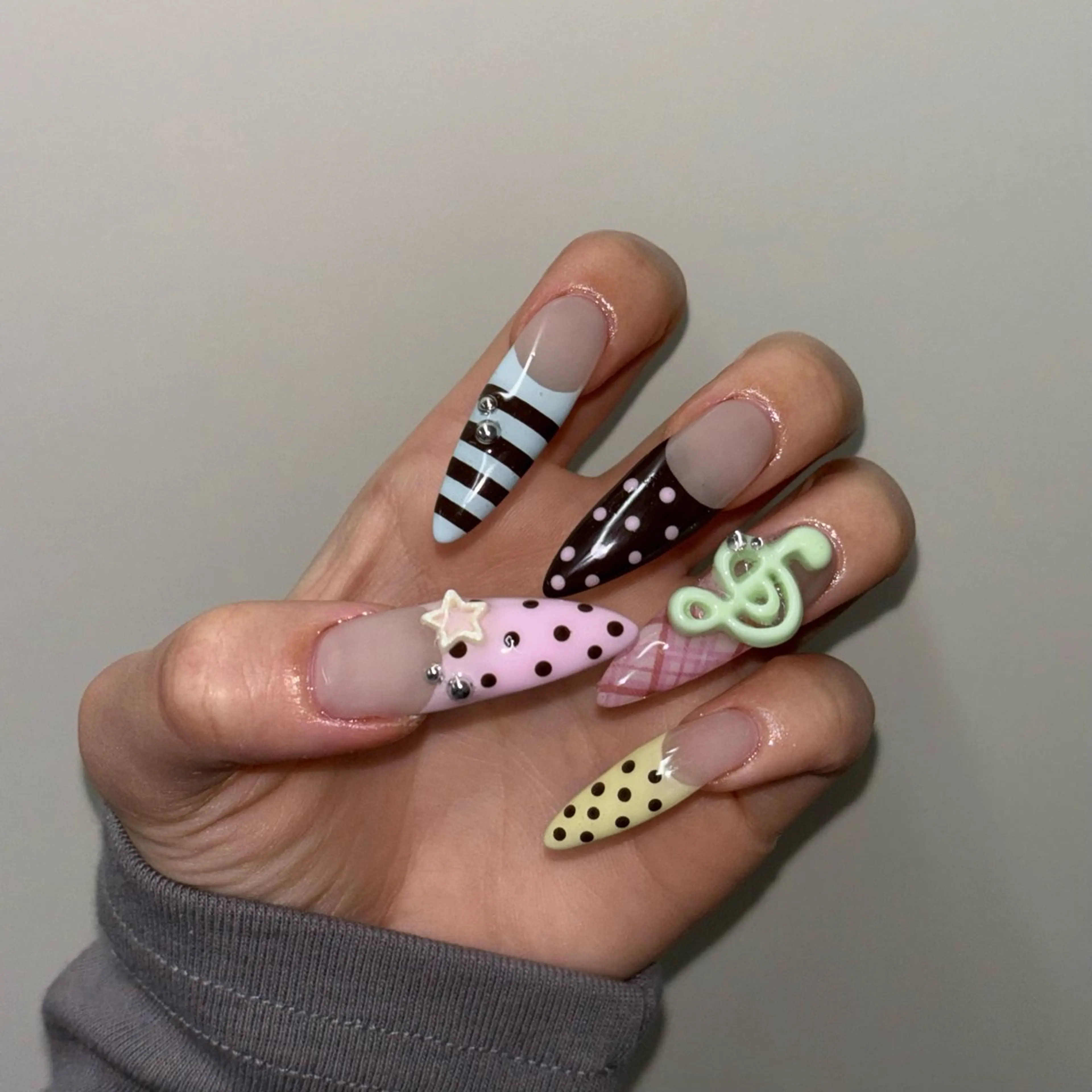 ネイル schon所属・schon yuinaのネイルデザイン