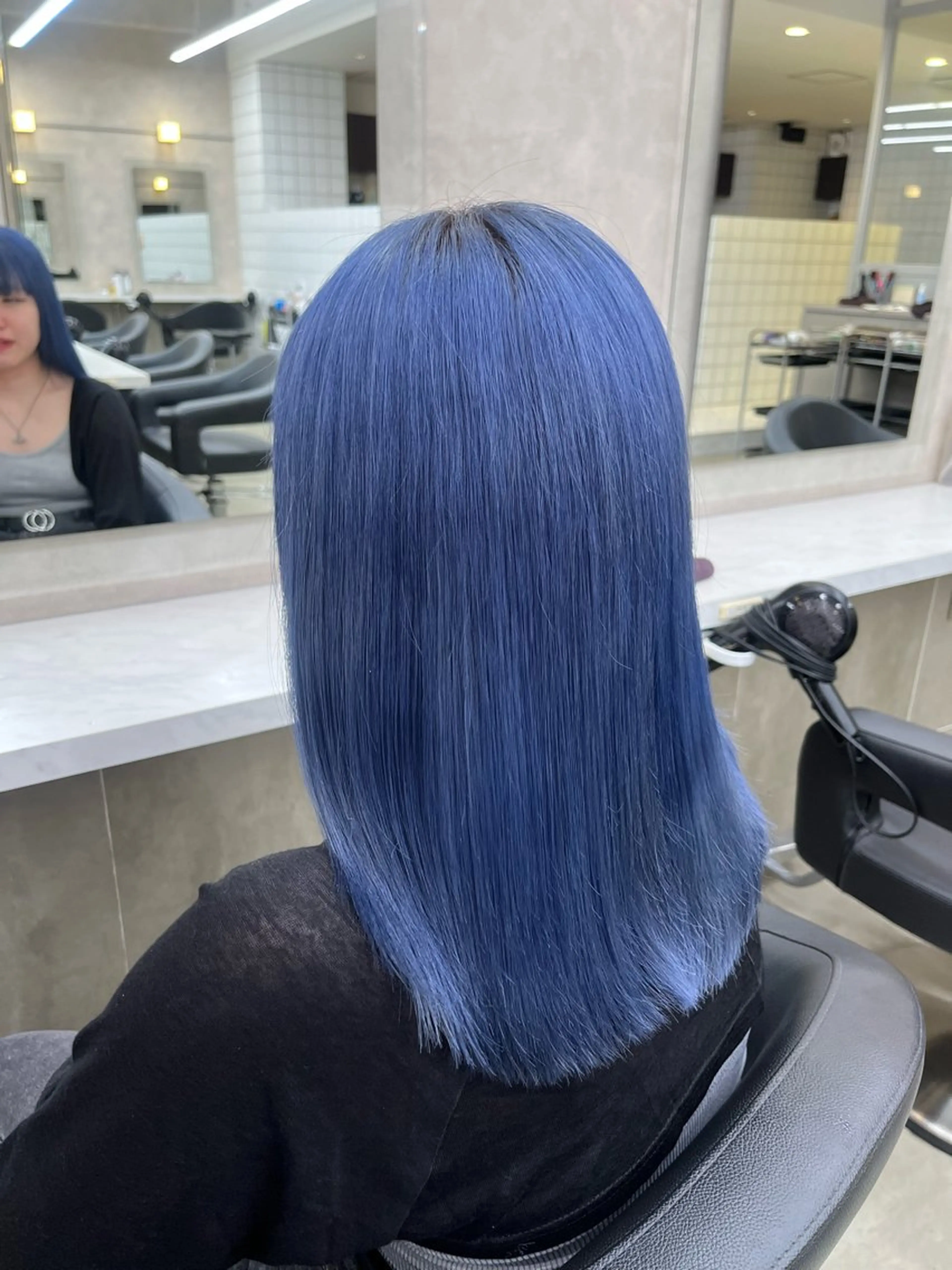 セミロング ヘアカラー トリートメント ヘッドスパ ヘアセット 寒色＆ブリーチ特化 寒色MiOのヘアスタイル