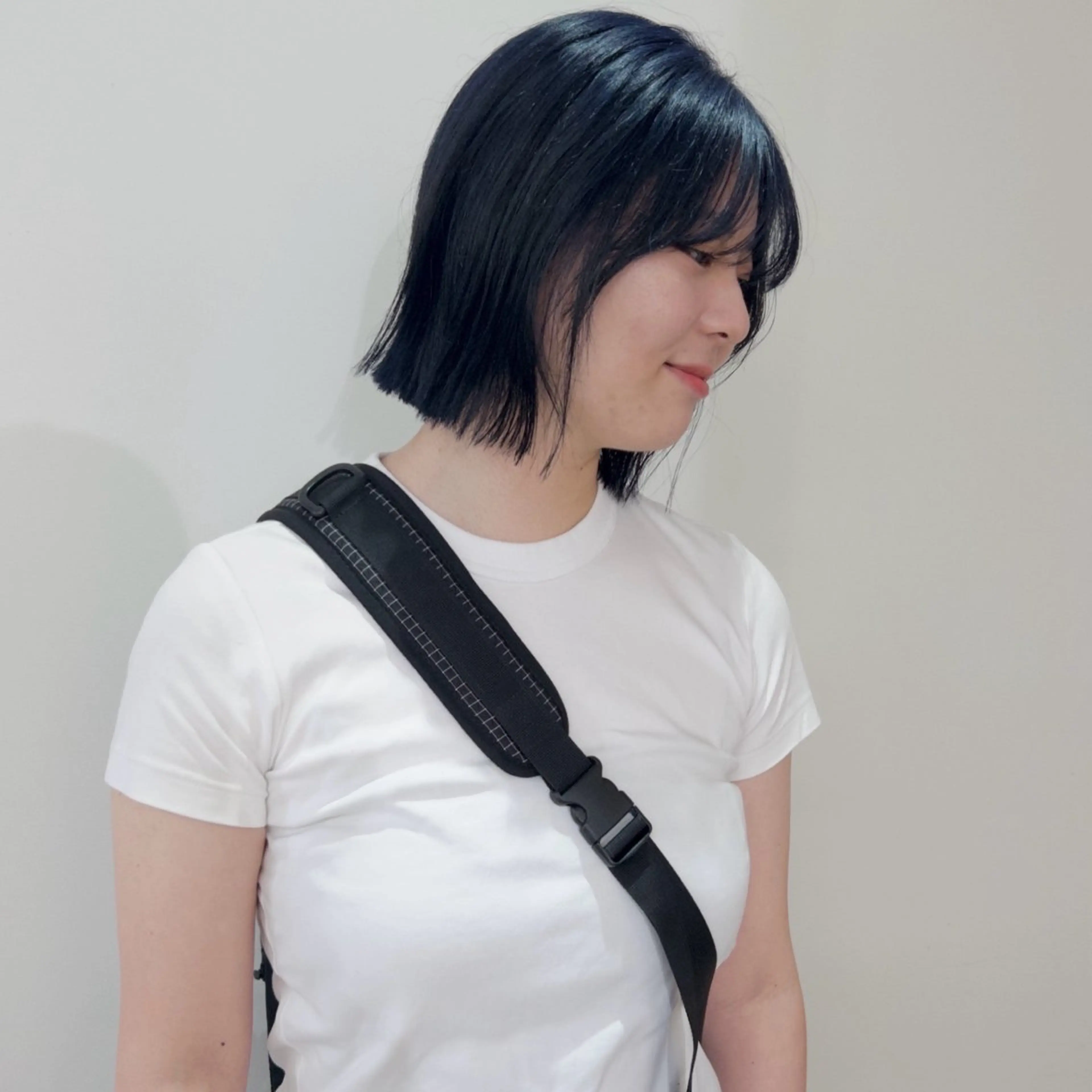 ミディアム カラー ブルーカラー 透明感カラー ネイビーカラー 顔まわりレイヤー 顔周りカット カット ヘアカラー トリートメント nonoka オリーブ/グレージュのヘアスタイル