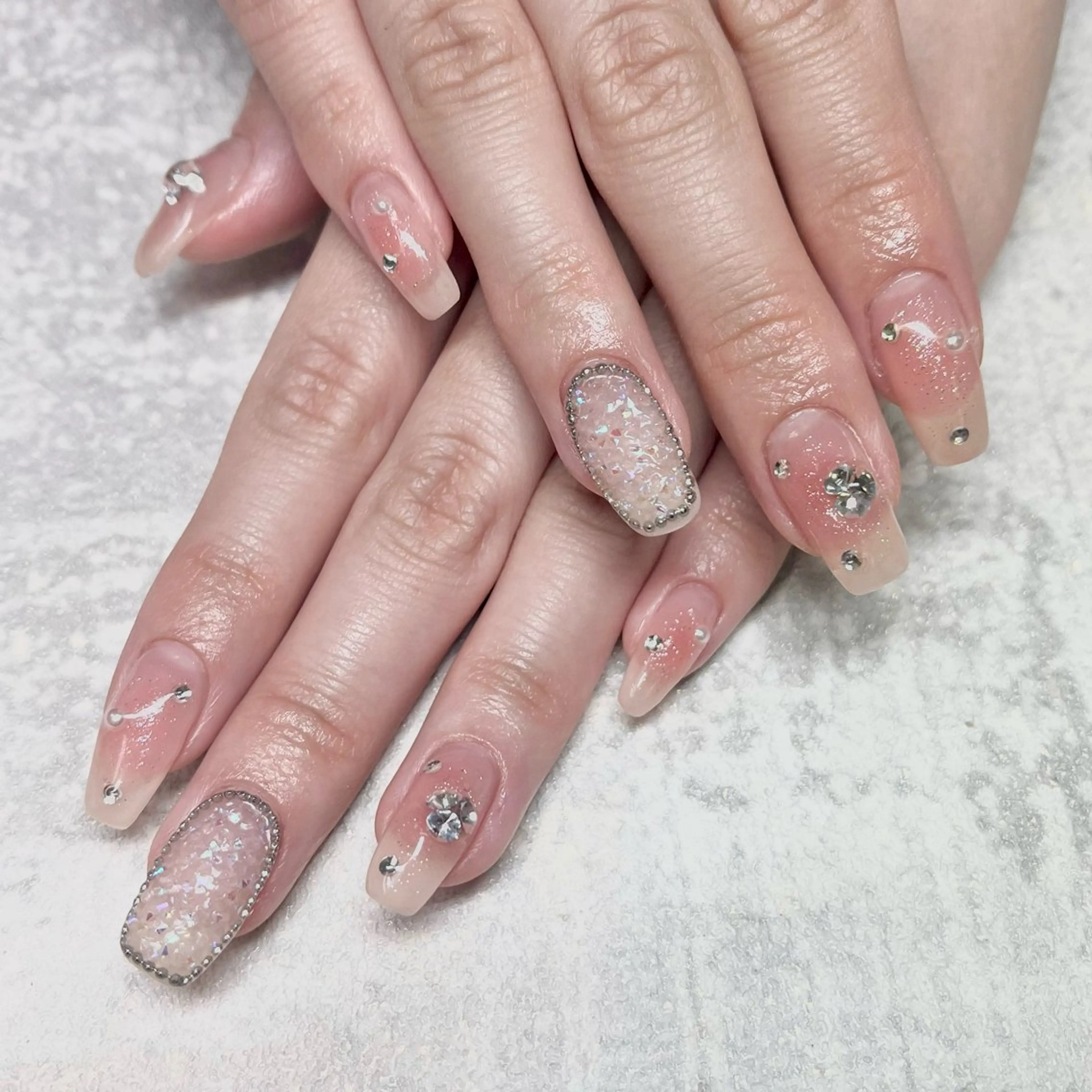 ネイル アートネイル ラメ(グリッター) ラメグラデーション ワンカラーネイル パリュール新宿店所属・パリュール 新宿店のネイルデザイン