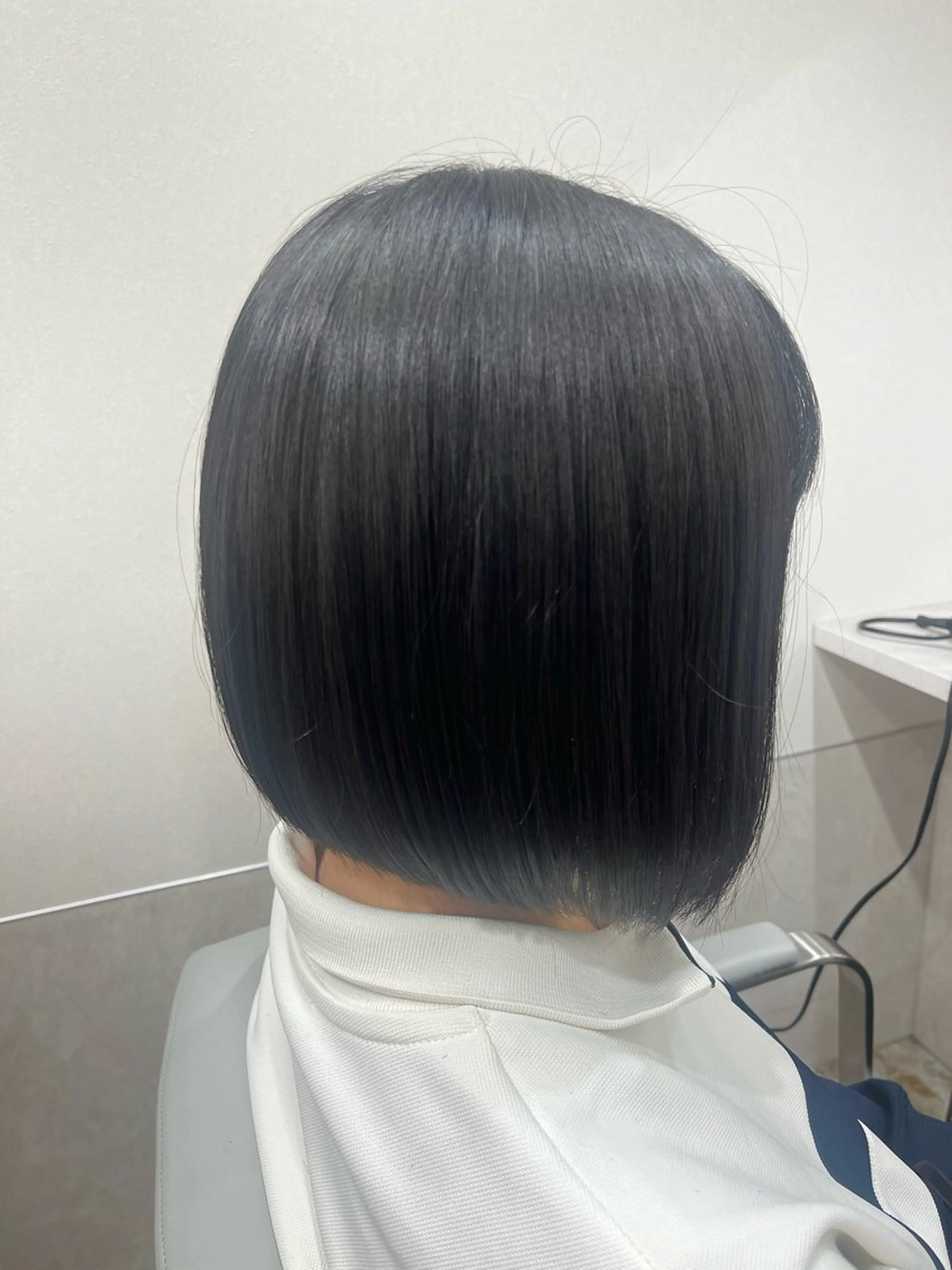 ショート ボブ ハラちゃんカット✂︎ 透明感🩵ケアカラーのヘアスタイル
