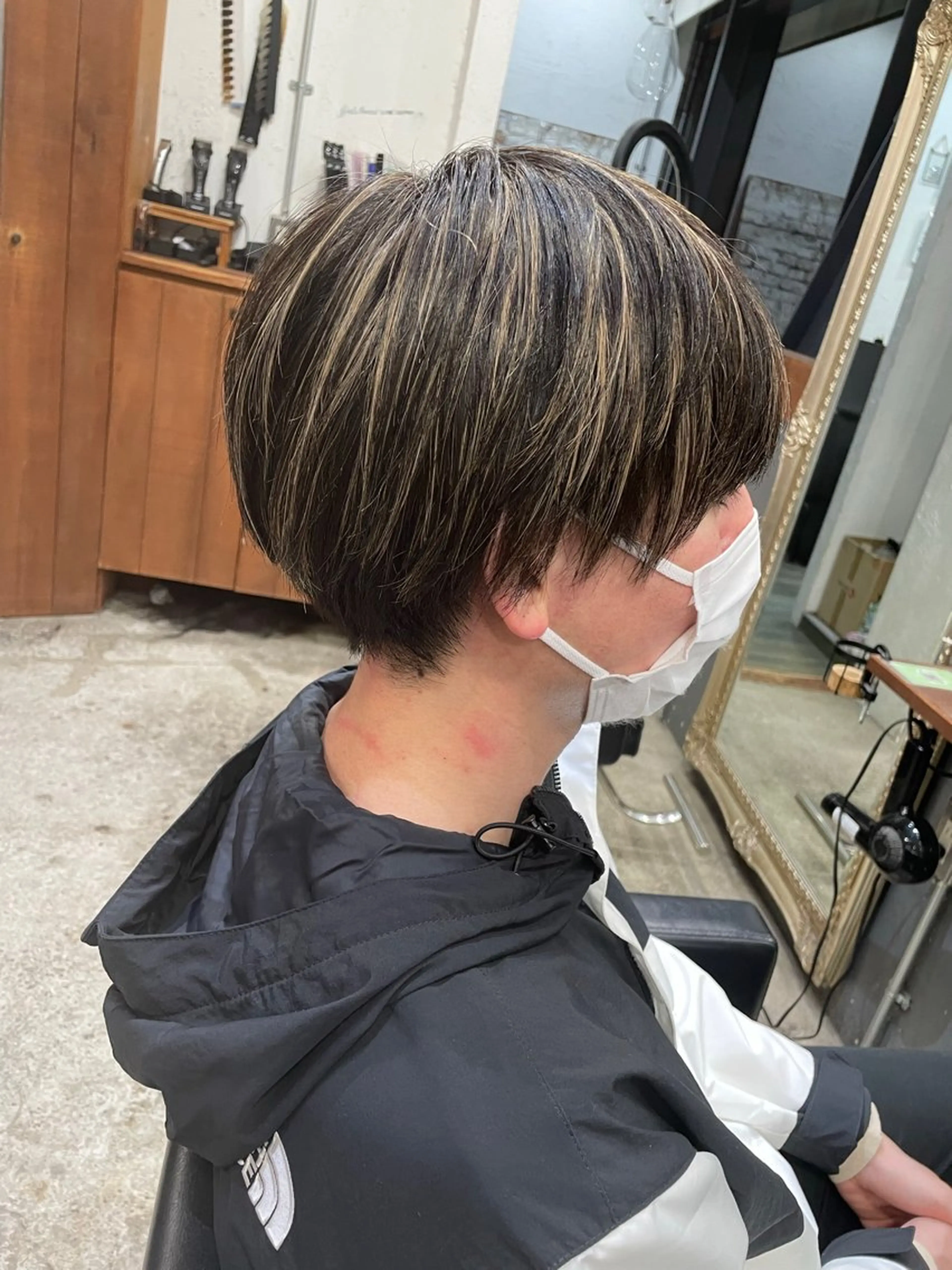 ショート カラー メンズ 大内 志穂のヘアスタイル