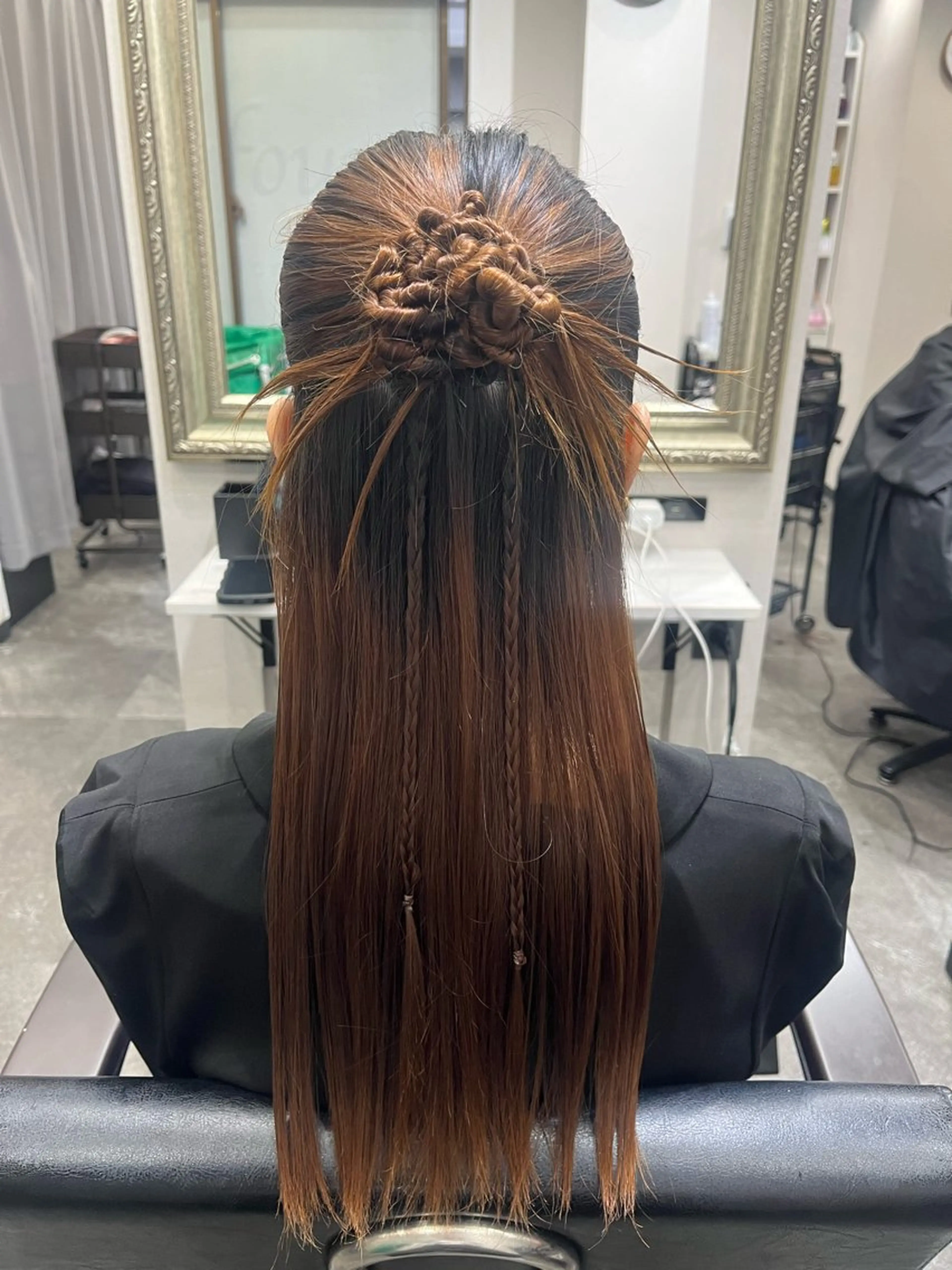 セミロング ヘアアレンジ 籾木 美優のヘアスタイル