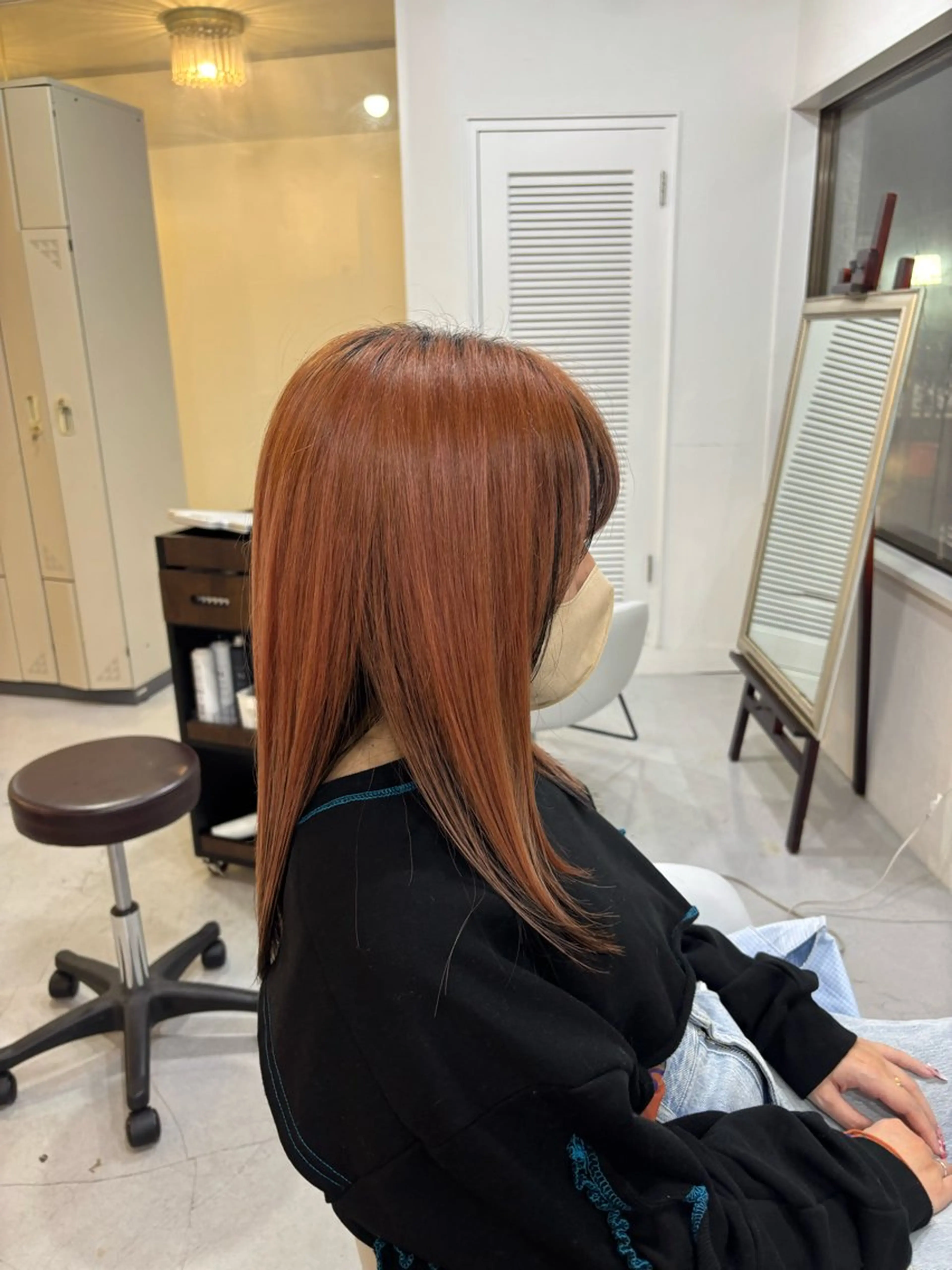 ロング 越坂部 桃子のヘアスタイル