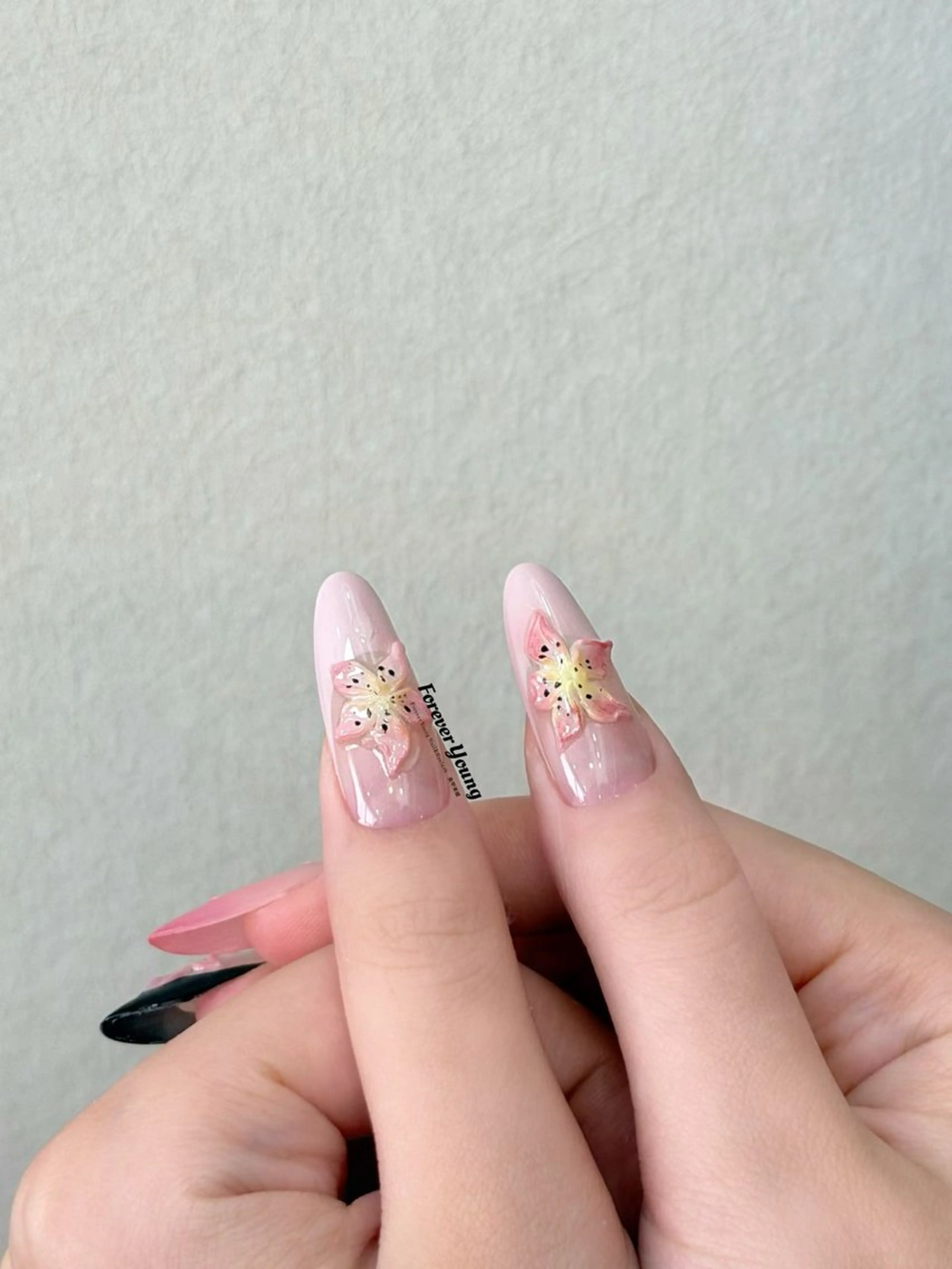 ネイル Nail salon recess池袋所属・惠 美奈のネイルデザイン