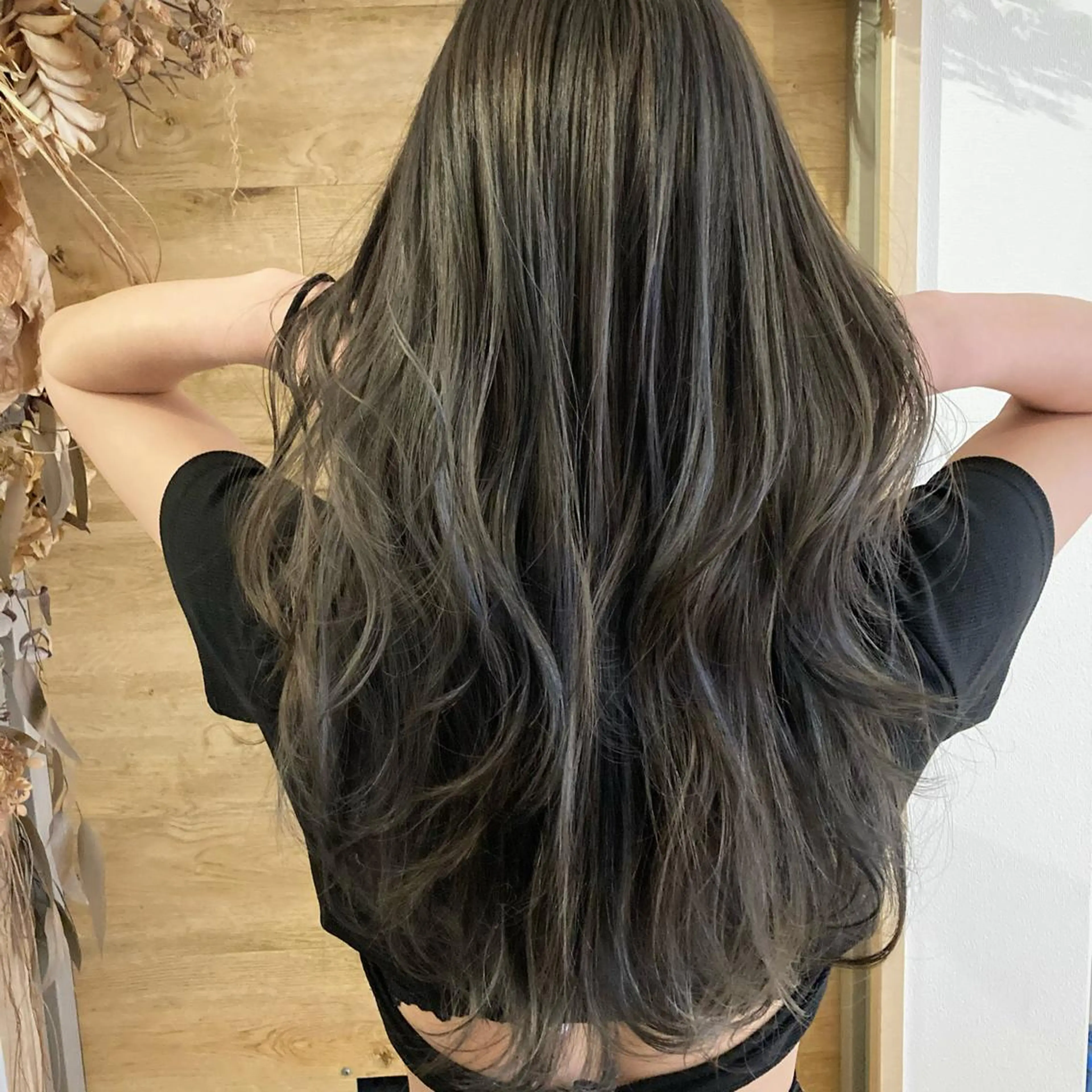 ロング カラー バレイヤージュ レイヤーカット テトネ タカシのヘアスタイル