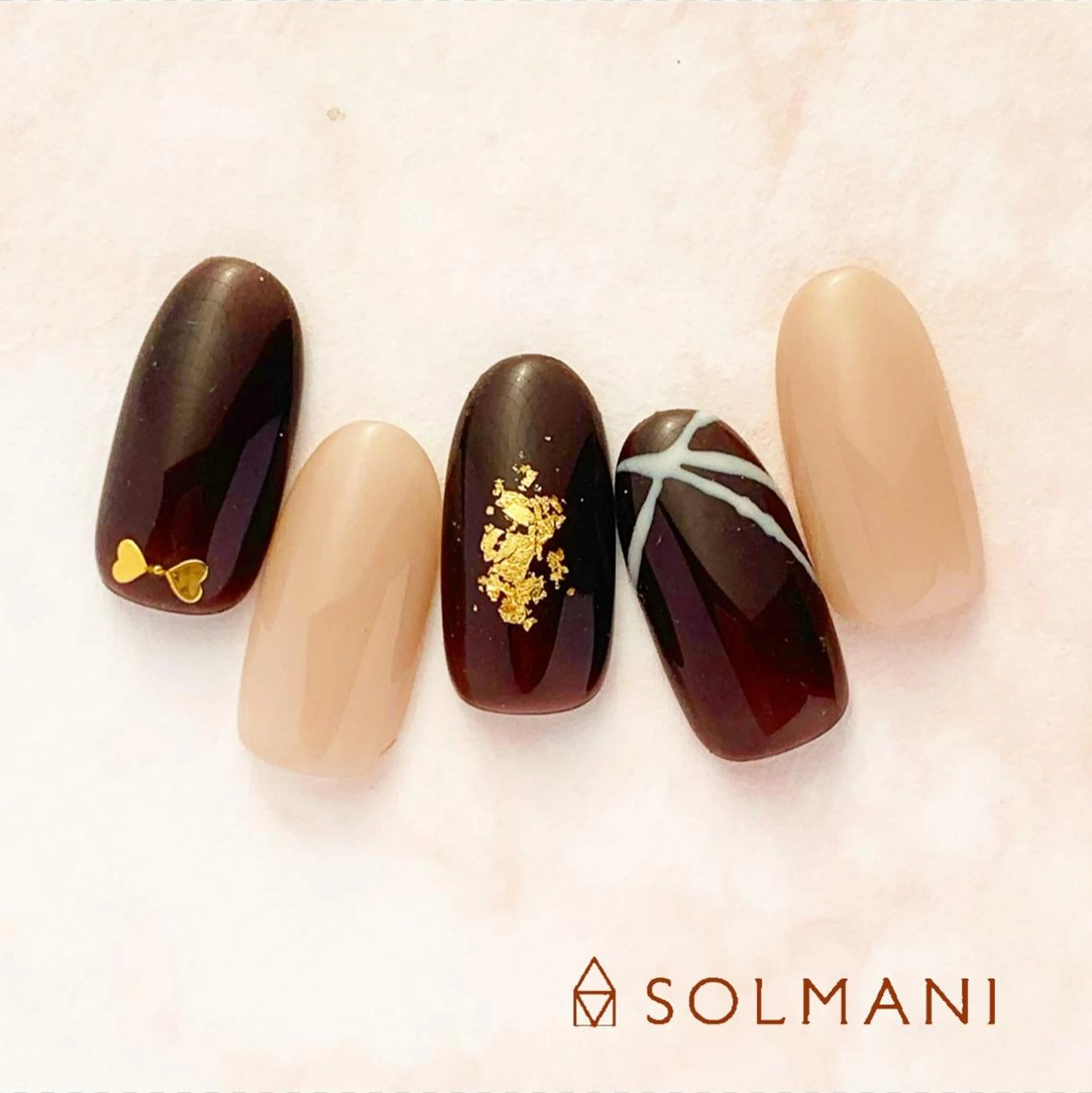 ネイル SOLMANI 予約担当のネイルデザイン