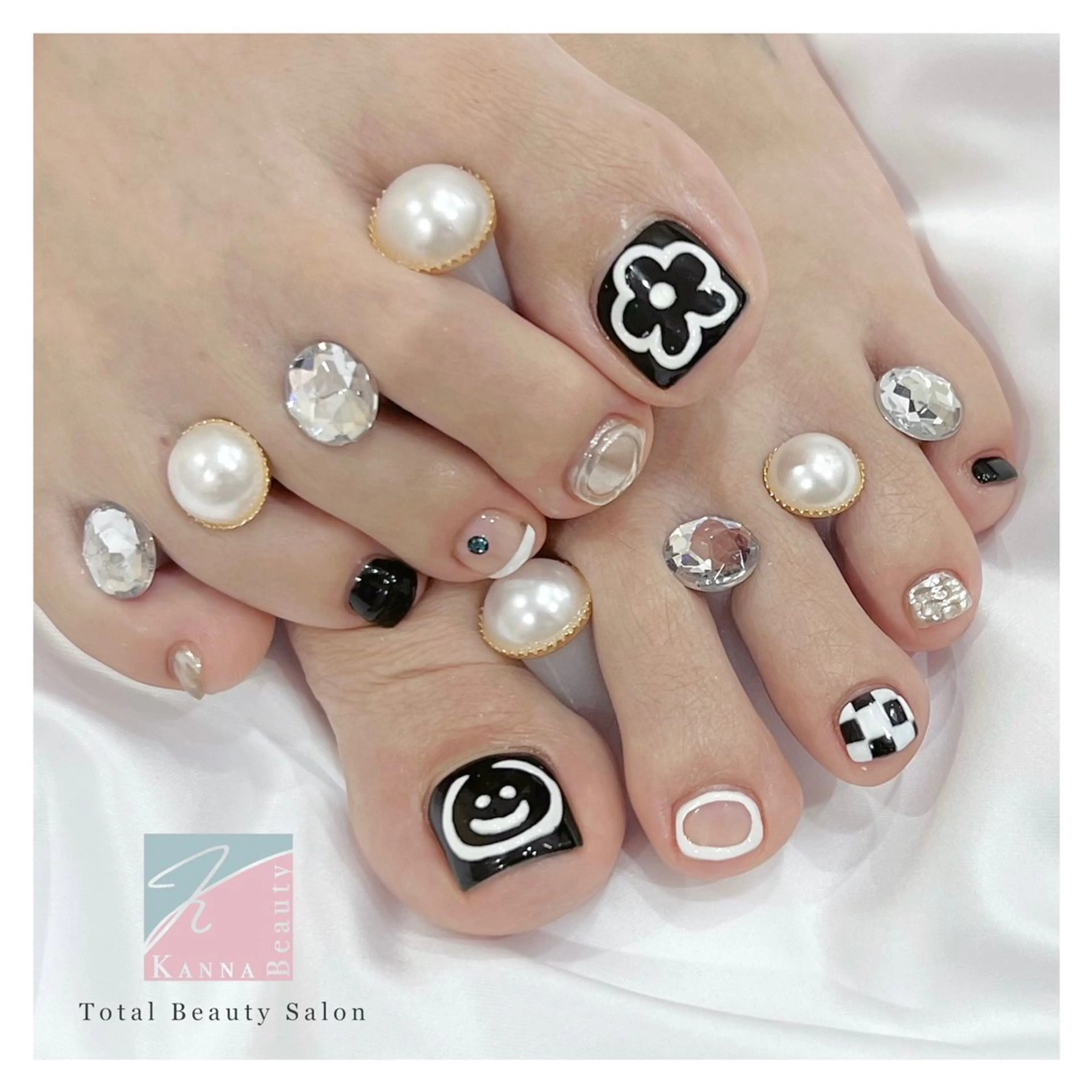 ネイル フットネイル ジェルネイル グラデーション キラキラネイル マグネットネイル Kanna Yuki カンナユキのネイルデザイン