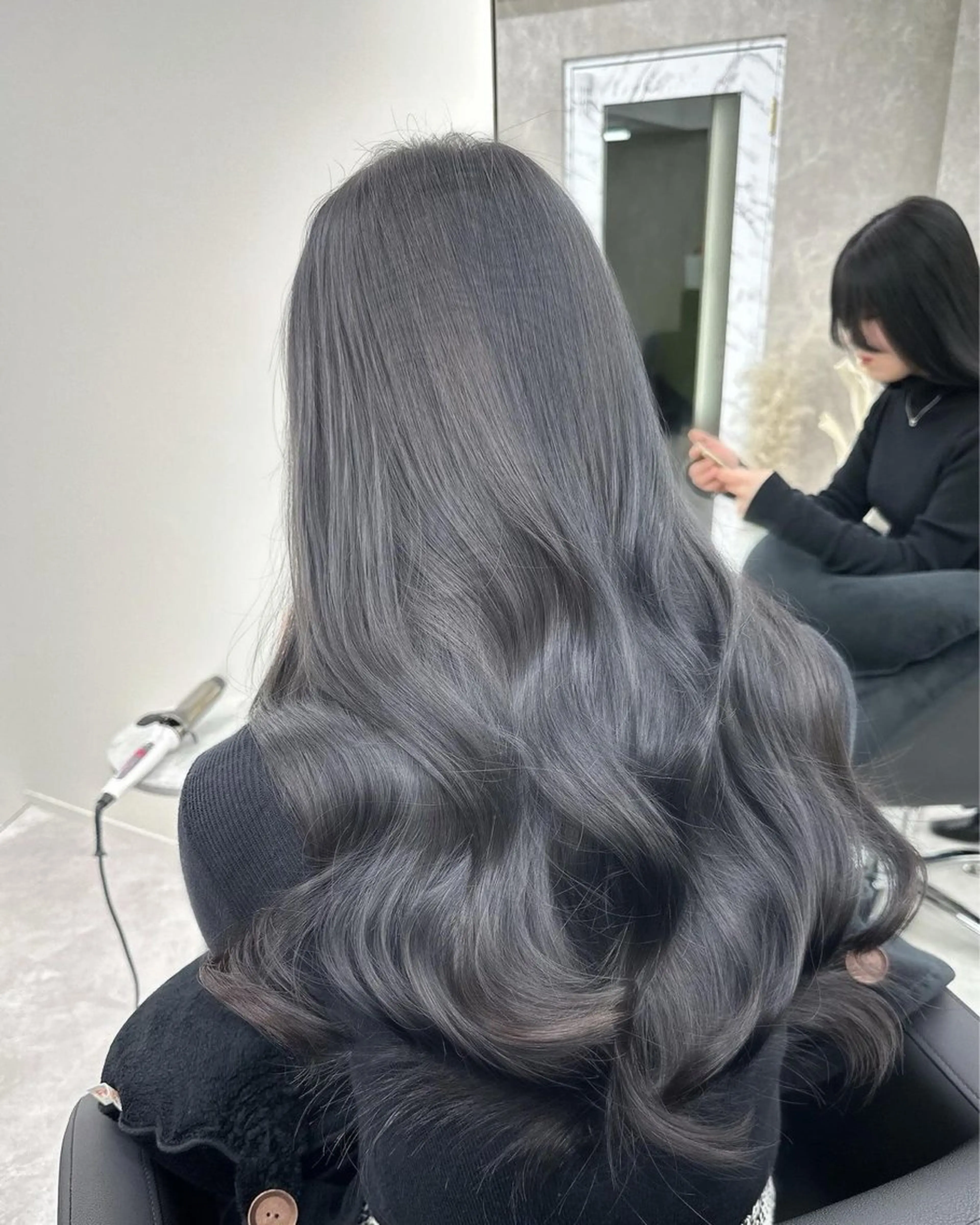 ロング カラー 西山 夢月のヘアスタイル