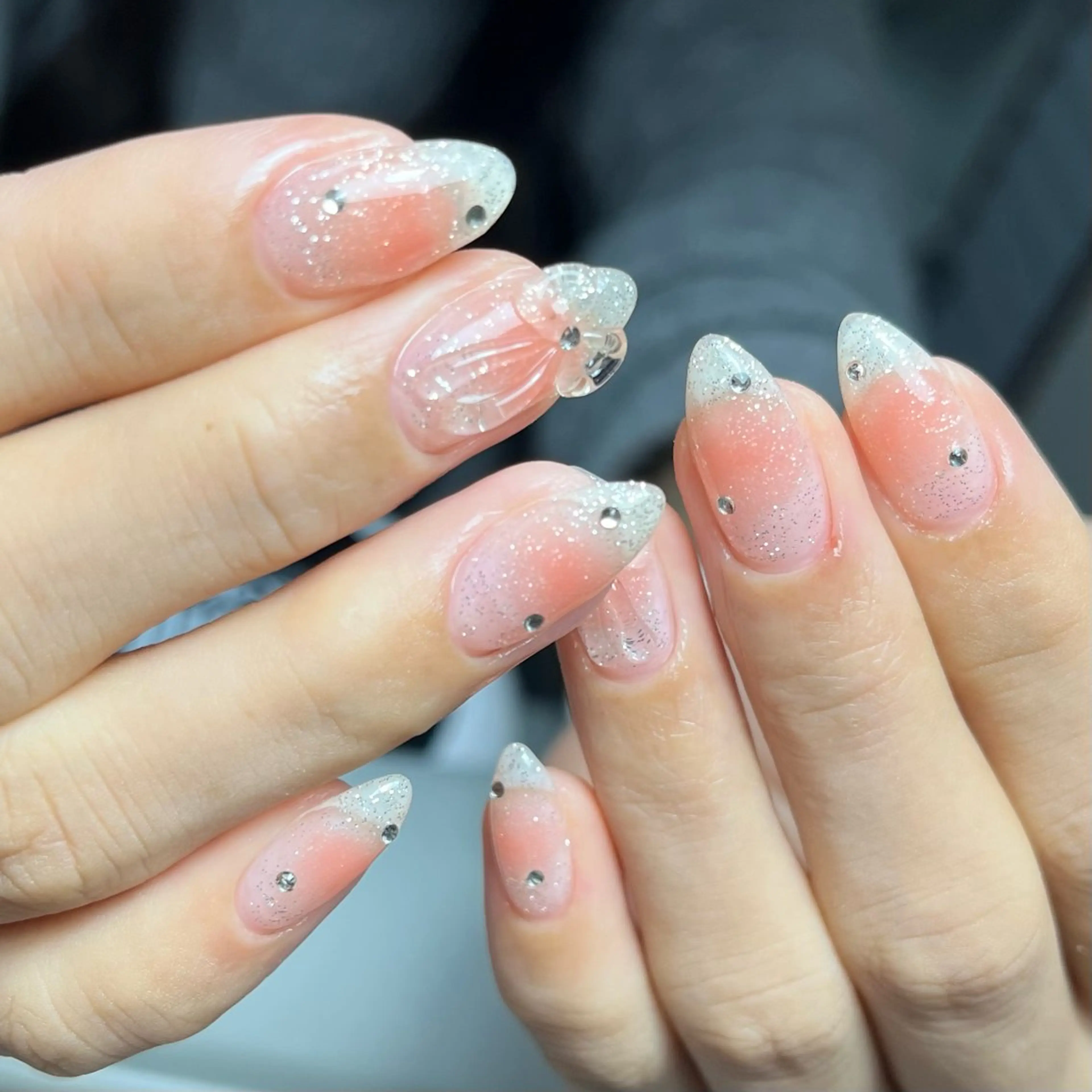 ネイル チークネイル フラッシュネイル リボン ワンホンネイル ハンドネイル janma.nail ✳︎akiのネイルデザイン