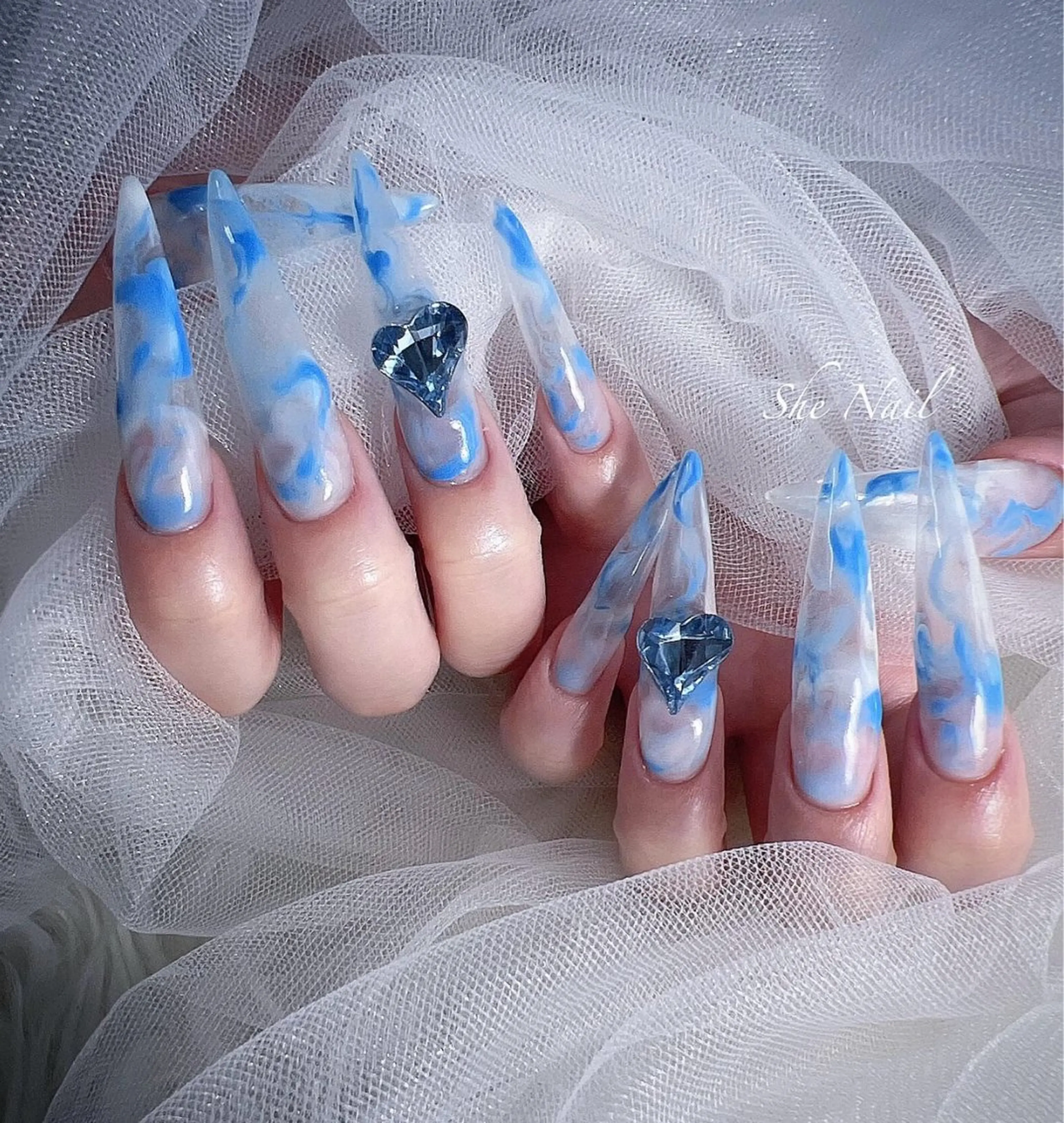 ネイル チークネイル 長さ出し マグネットネイル 持ち込み ニュアンスネイル She   Nail所属・ISA_ BELLAのネイルデザイン