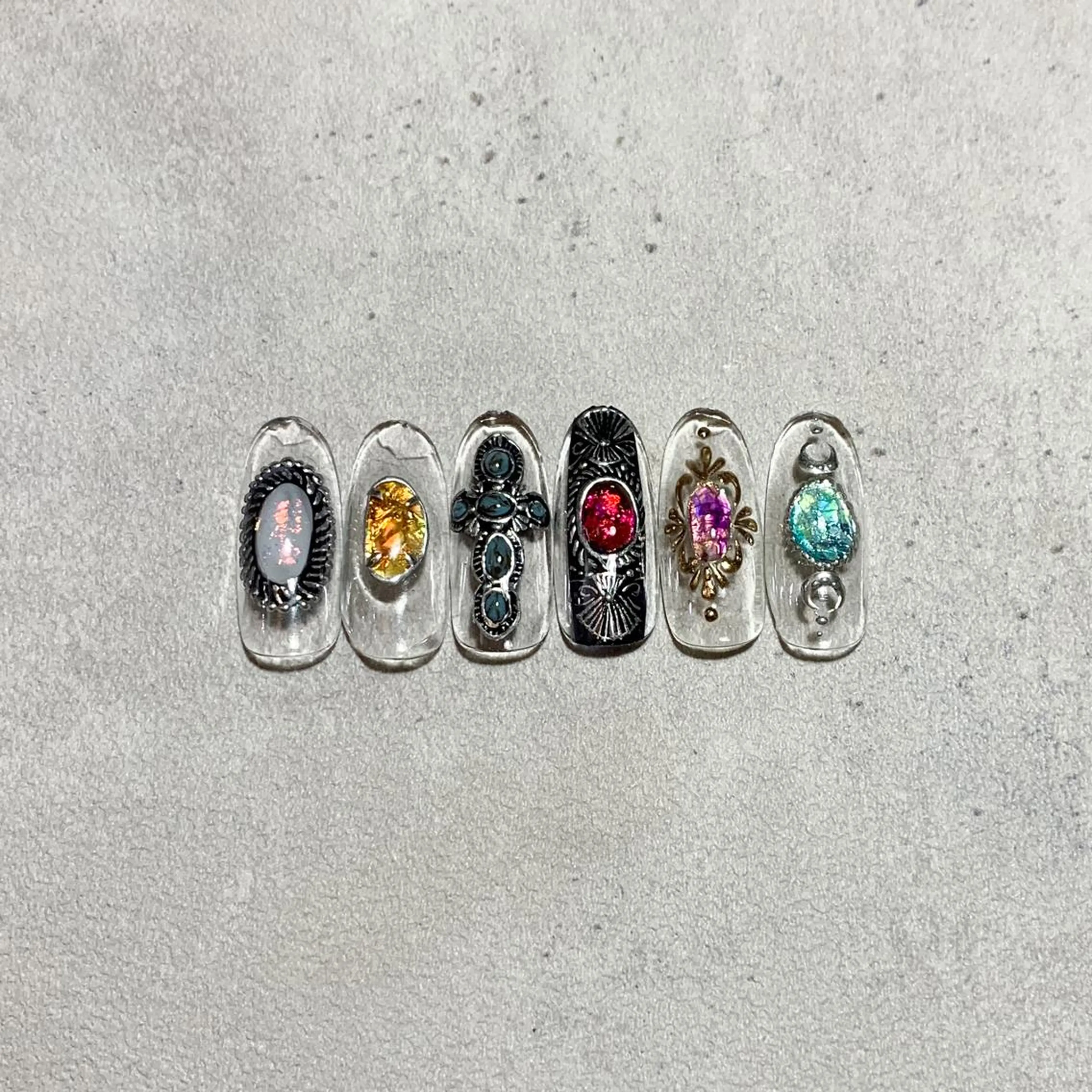 ネイル atelier　FIORITURA所属・FIORITURA aiのネイルデザイン