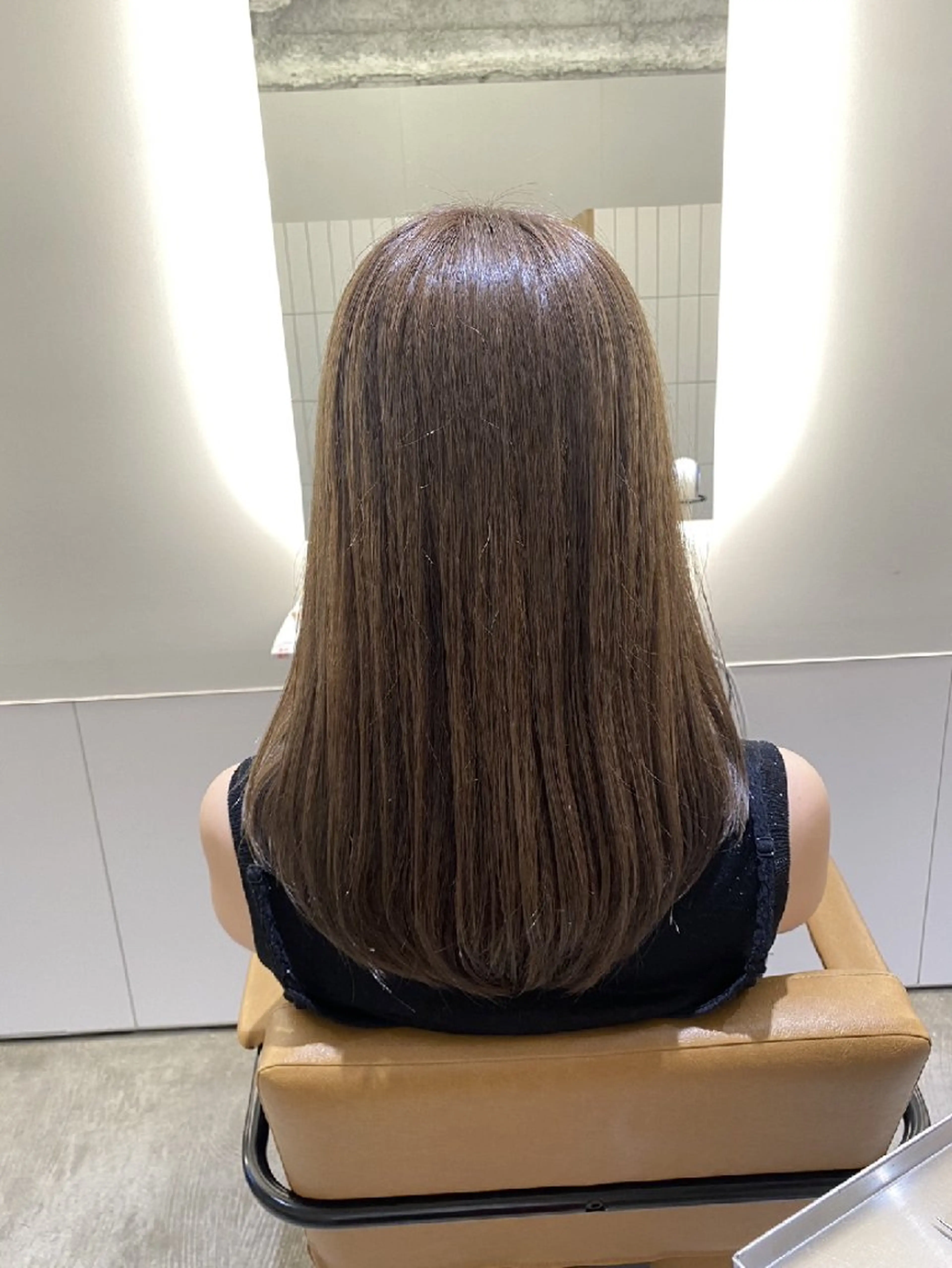 セミロング カラー ブリーチ カット ヘアカラー トリートメント 中野渡 真利那のヘアスタイル