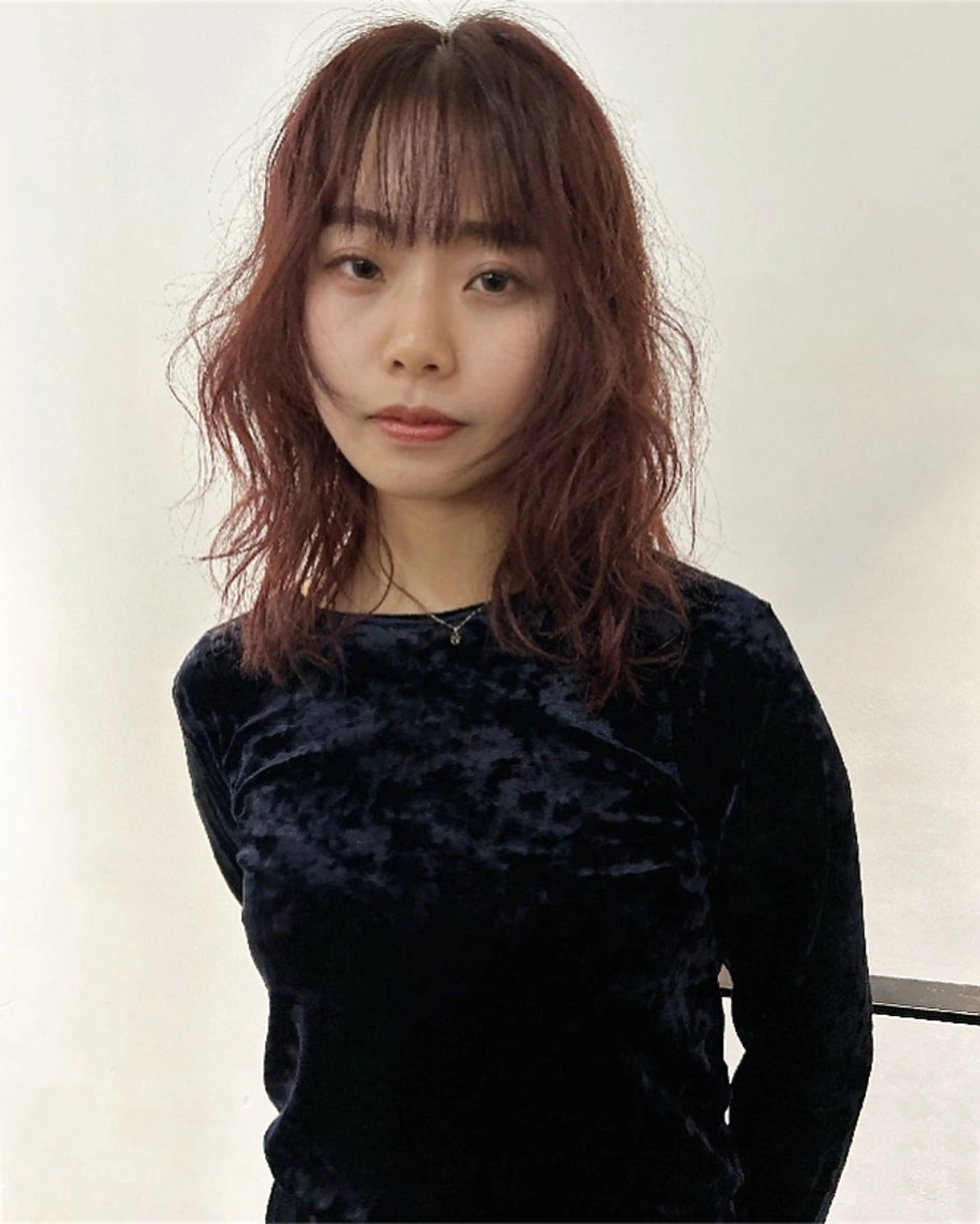 ミディアム カラー パーマ ミディアムパーマ レイヤーカット カット ヘアカラー パーマ Loom.所属・村上雅人 ナチュラルモードのヘアスタイル