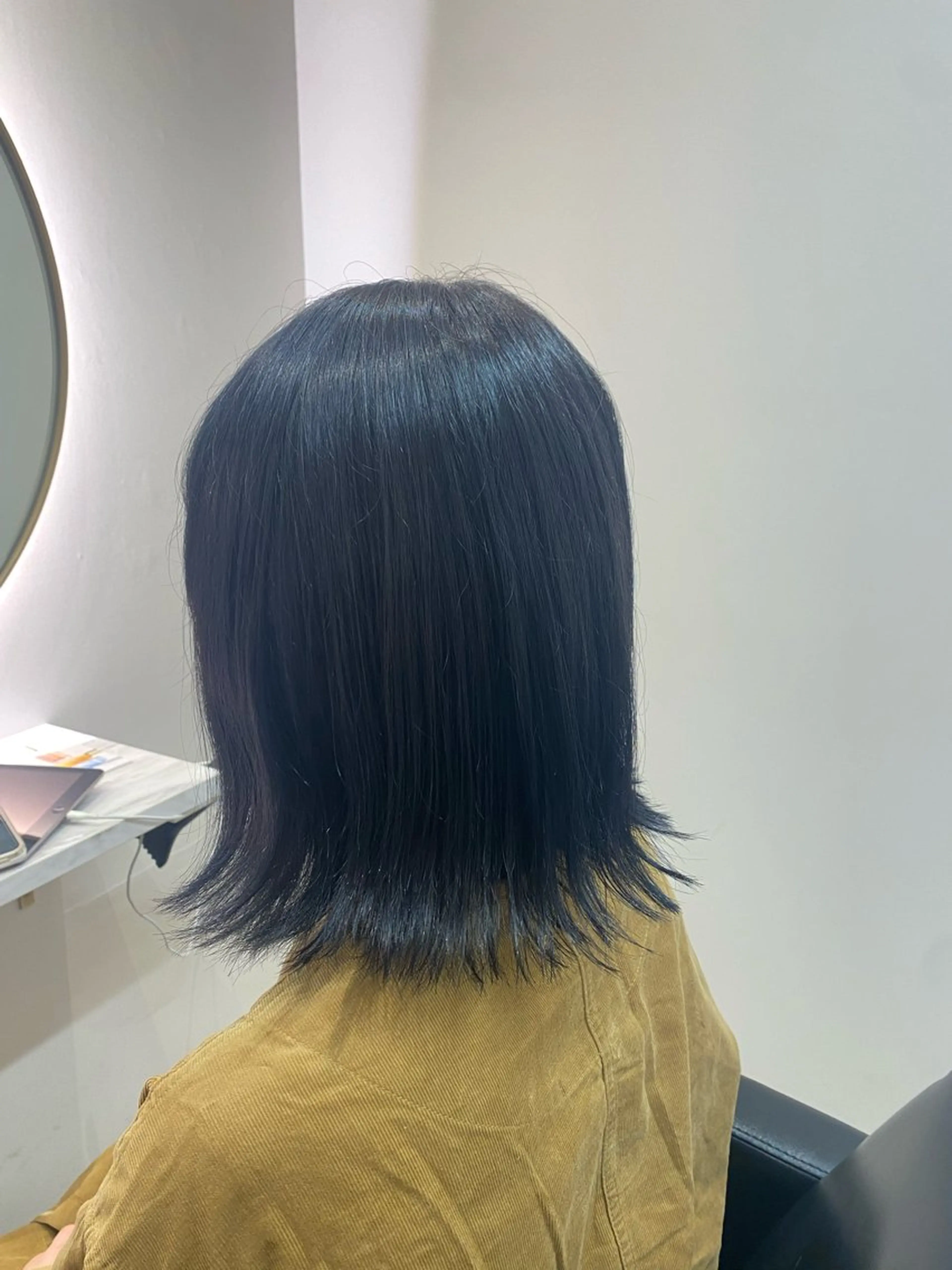 ショート カラー 黒髪 ブルーカラー ブルーブラック 韓国🇰🇷艶髪 ケアカラーSHURIのヘアスタイル