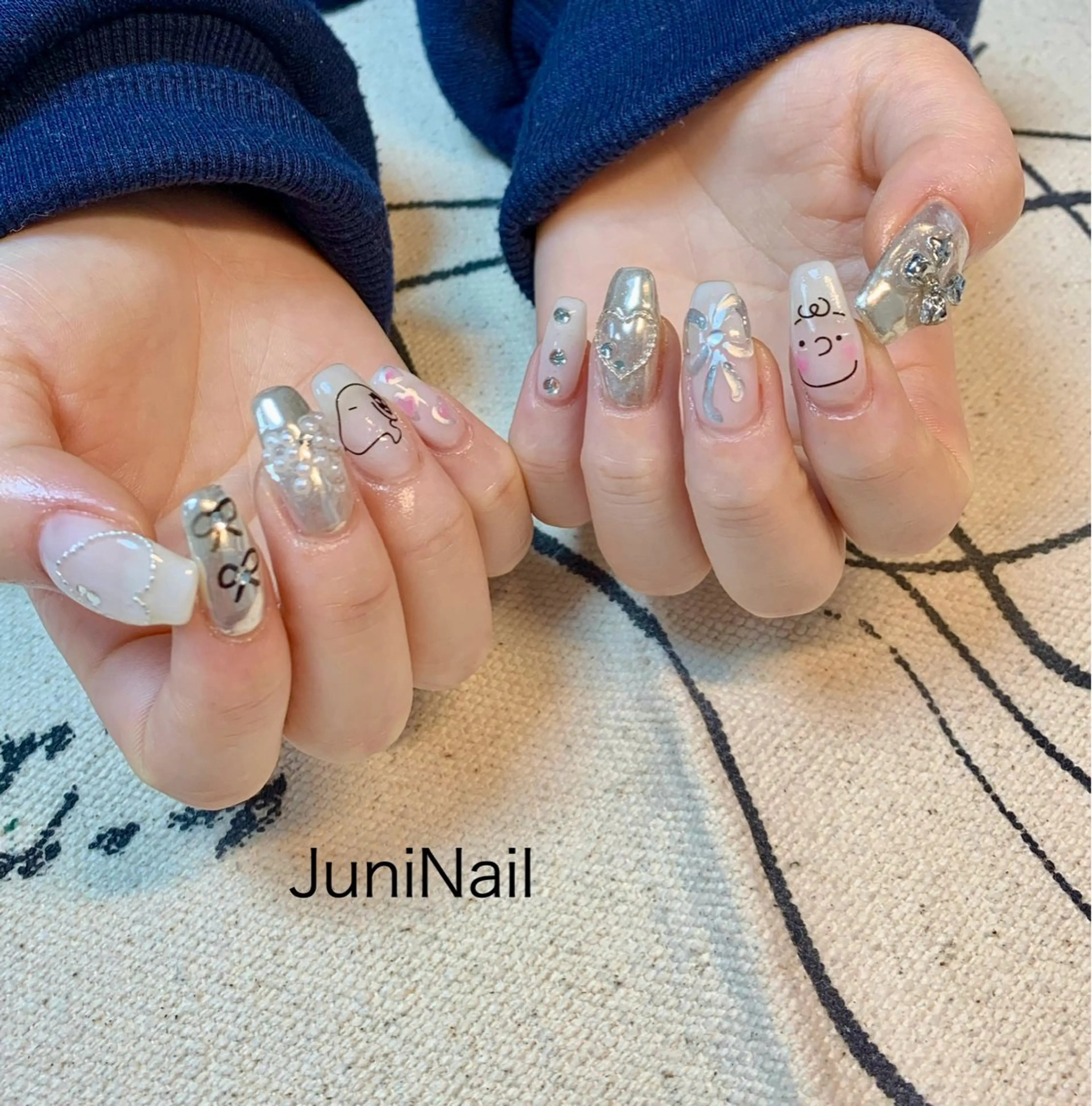 ネイル オーロラネイル クリアネイル 成人式 フラッシュネイル 氷ネイル・うるうるネイル ハンドネイル JuniNail 주니네일🇰🇷suのネイルデザイン