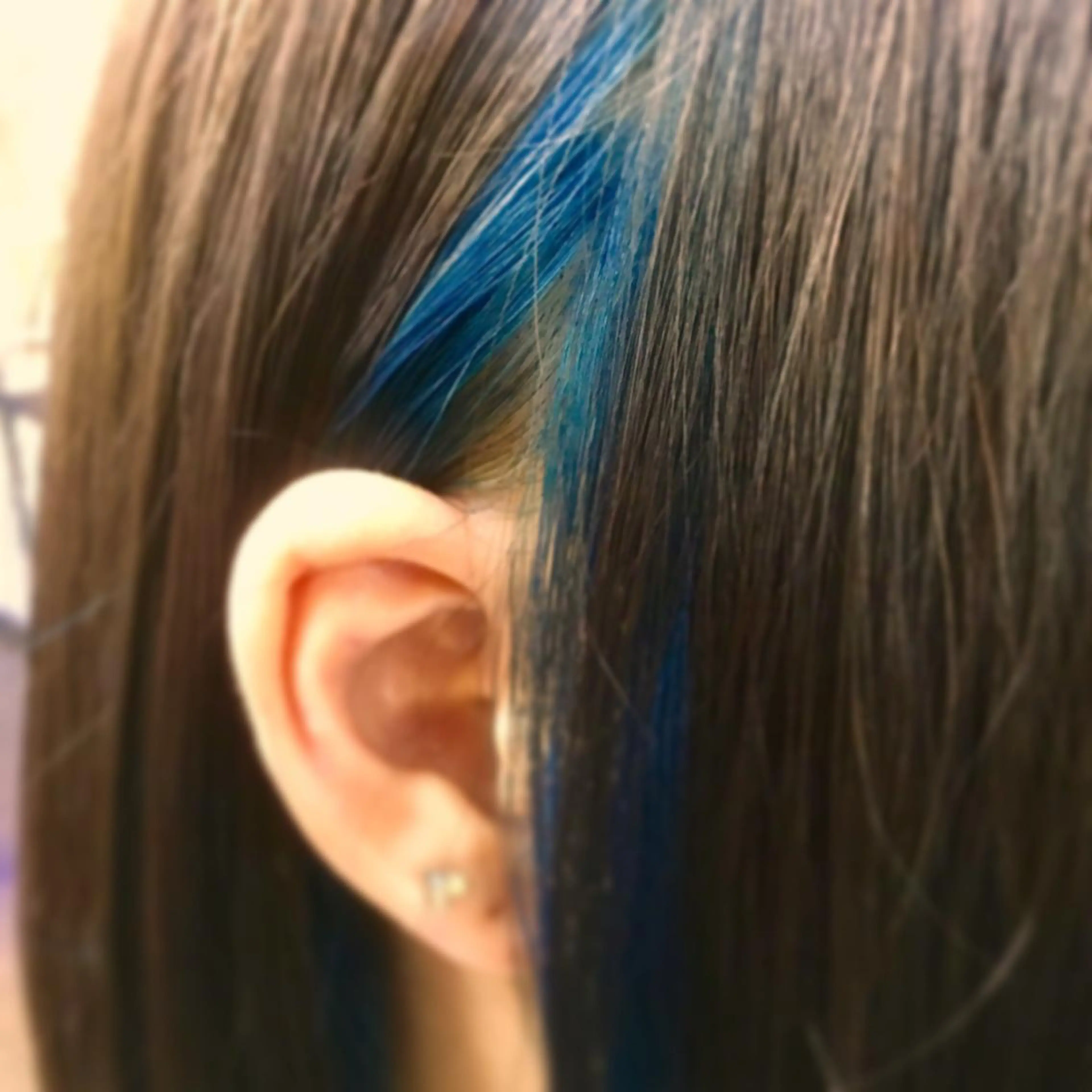 セミロング カラー ブルーカラー Drei.B.（ドライヴ）所属・ヨシダ アズサのヘアスタイル