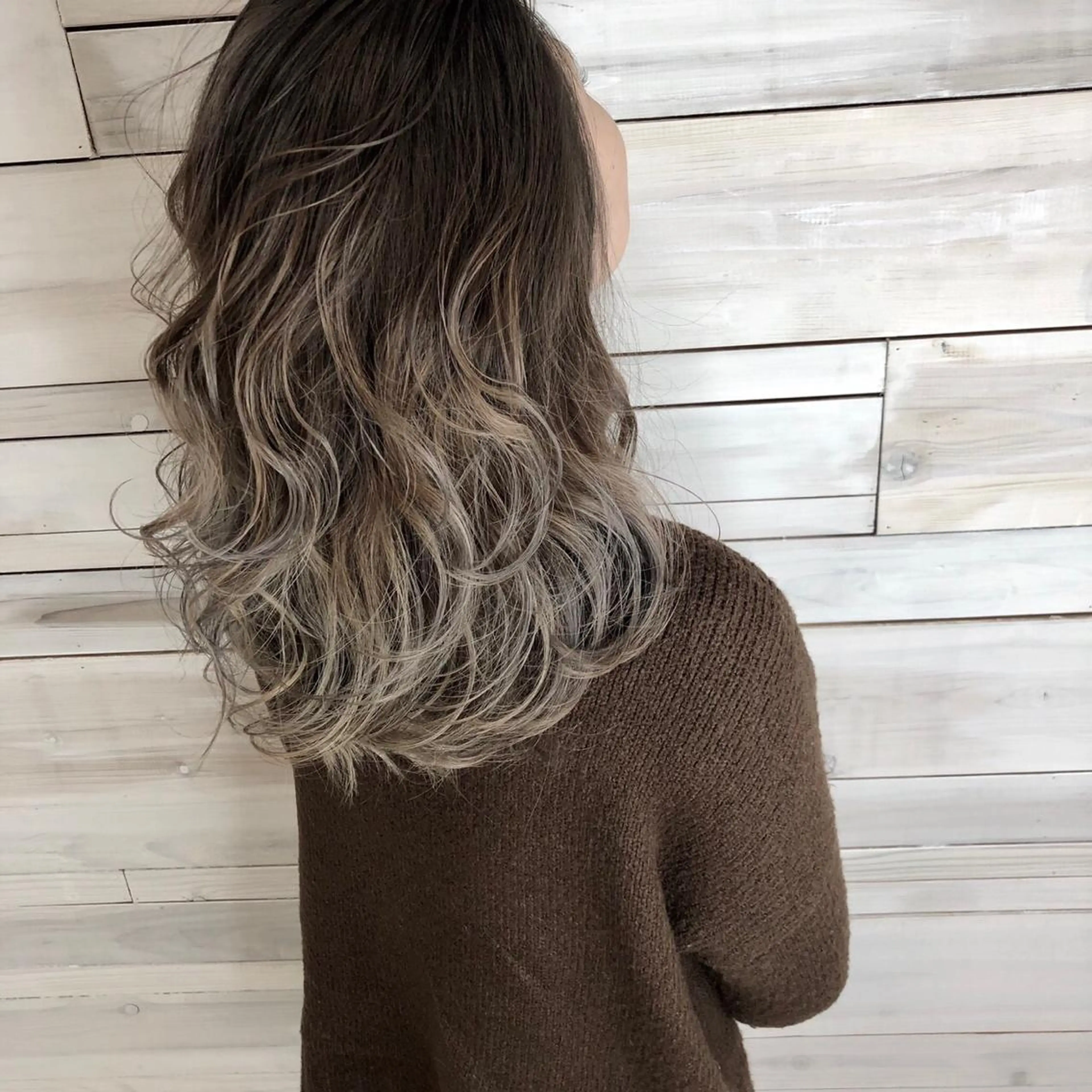 カラー ○HITOMI ○のヘアスタイル