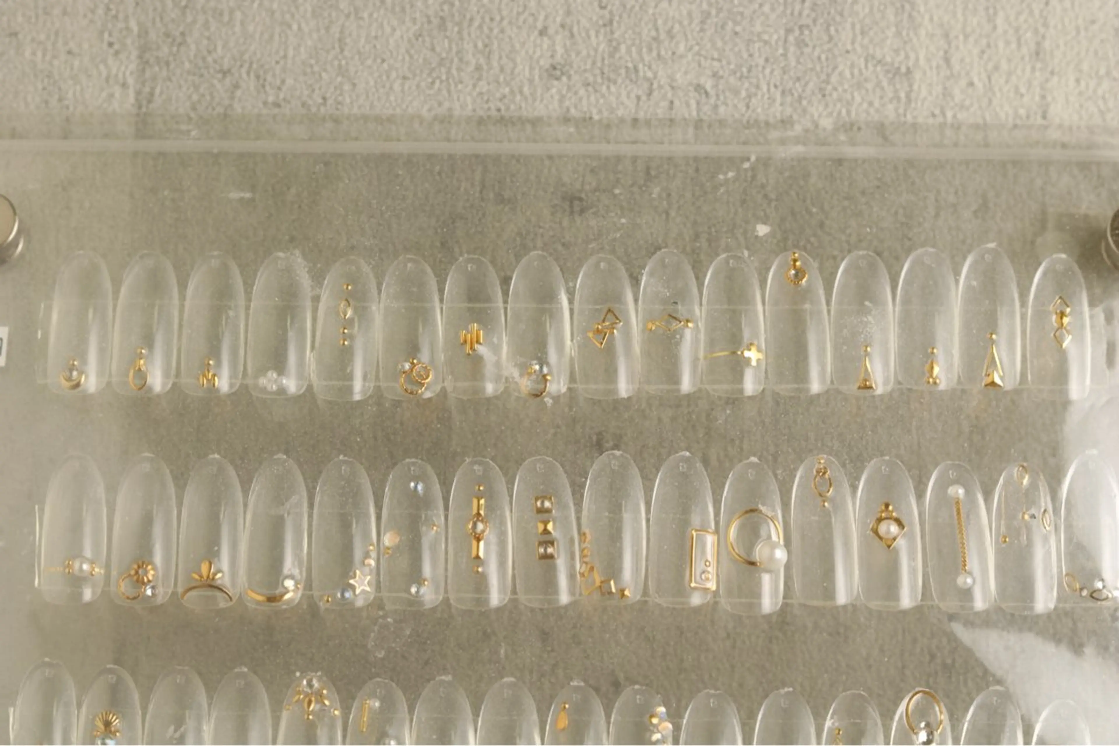 ネイル manitoi所属・manitoi Nishimotoのネイルデザイン