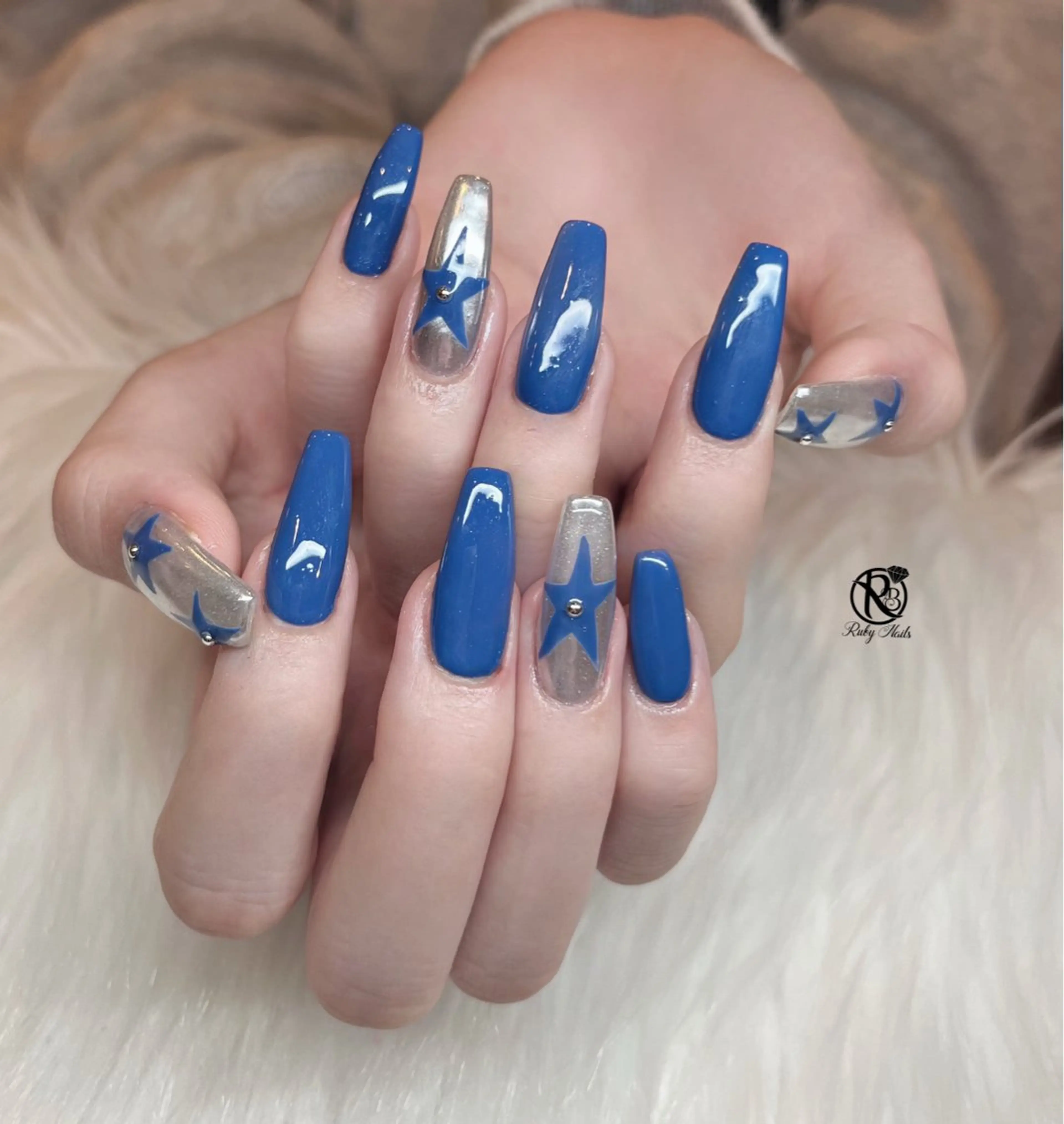 ネイル チークネイル フットネイル フレンチネイル グラデーション キラキラネイル Yukichan 日暮里店のネイルデザイン