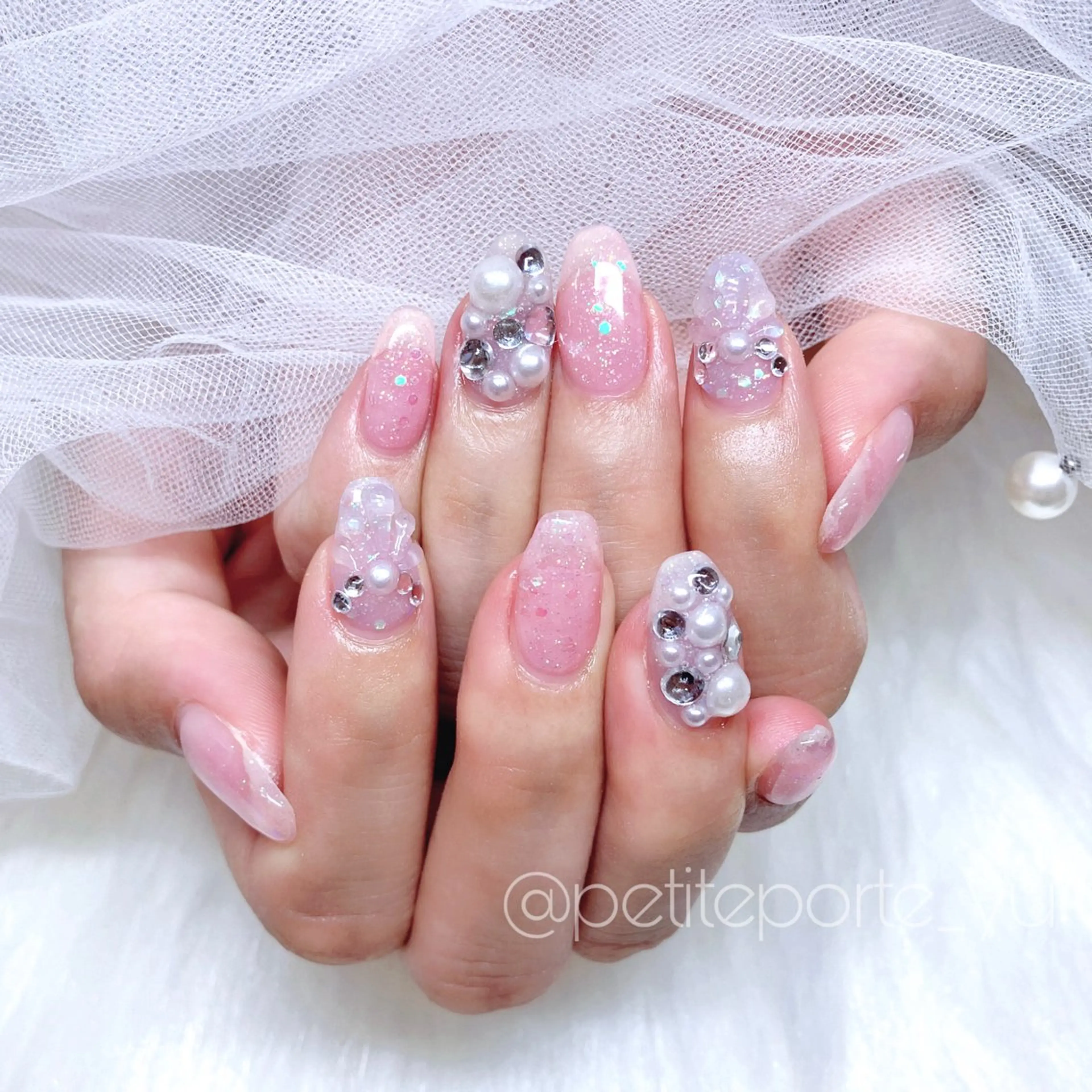 ネイル ガーリー キラキラネイル ラメ(グリッター) 夏ネイル ハンドネイル nailsalon petite porte所属・petite porteのネイルデザイン