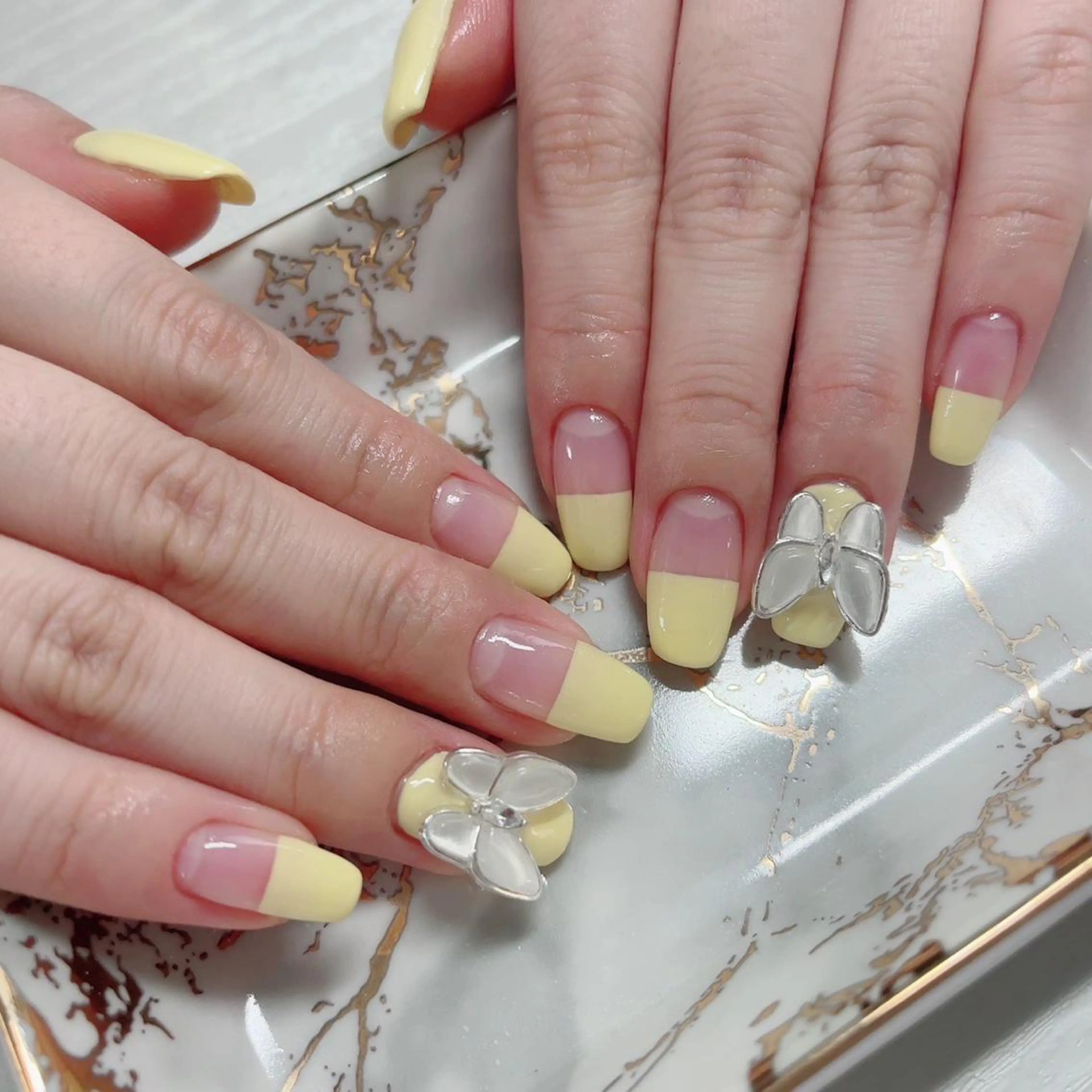 ネイル ジェルネイル 韓国ネイル オレンジ 春ネイル 黄色 ハンドネイル Baby Nailのネイルデザイン