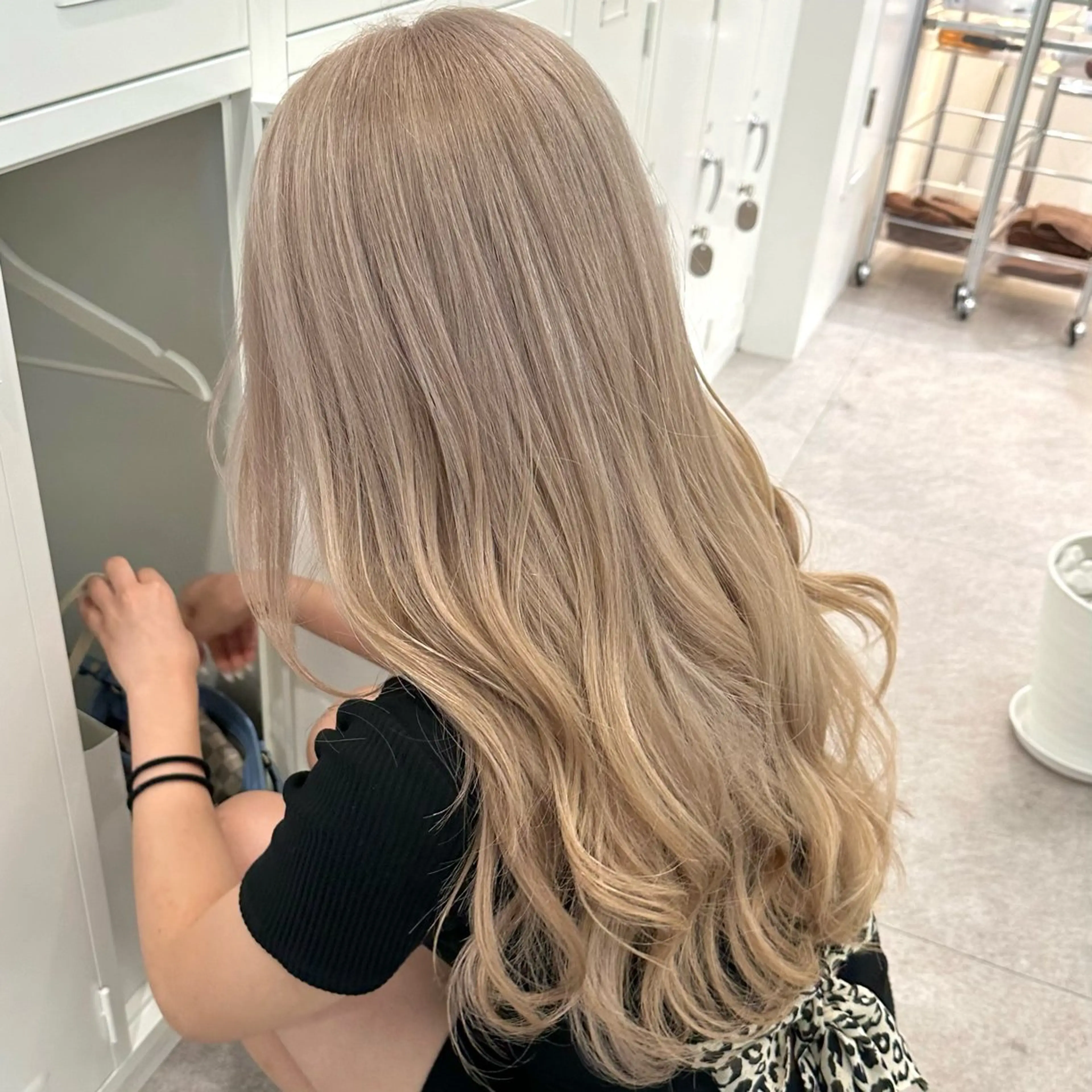 🌺全頭ブリーチ➕オンカラー➕HITAトリートメント🌺の写真