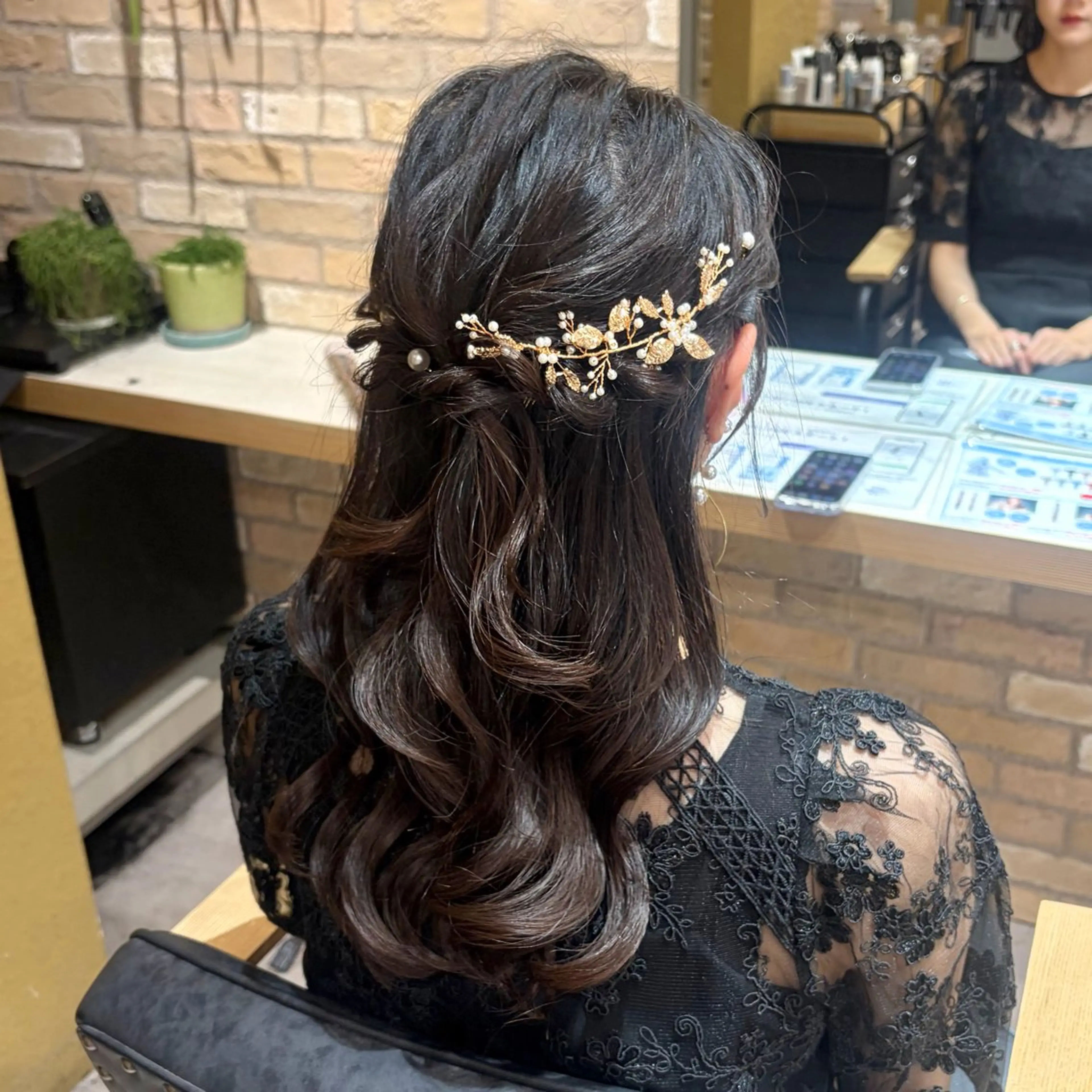 ヘアアレンジ ヘアセット レイヤー/手書きネイ ルCOCORO 🎀のネイルデザイン