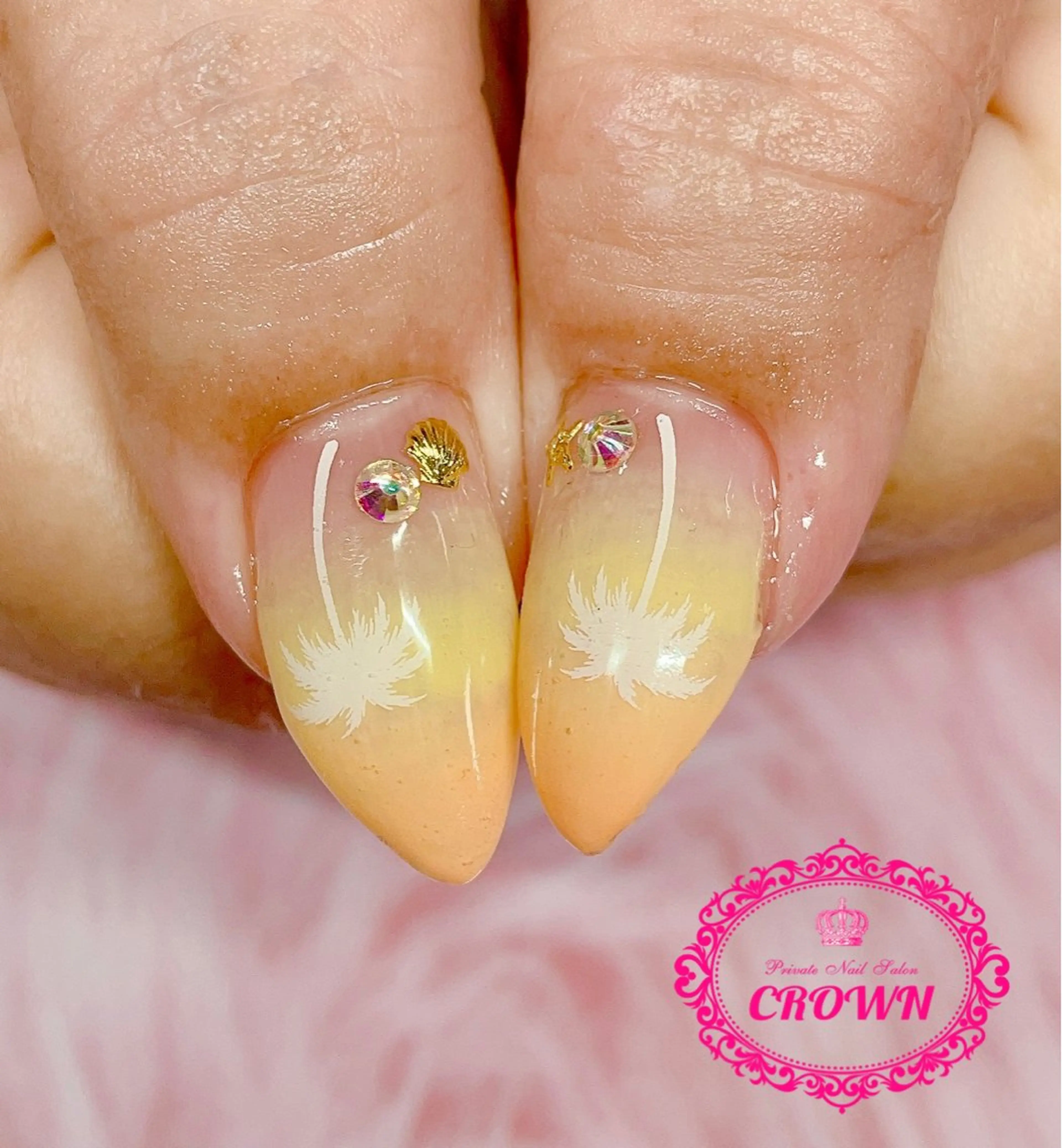 ネイル CROWN プライベートサロンのネイルデザイン