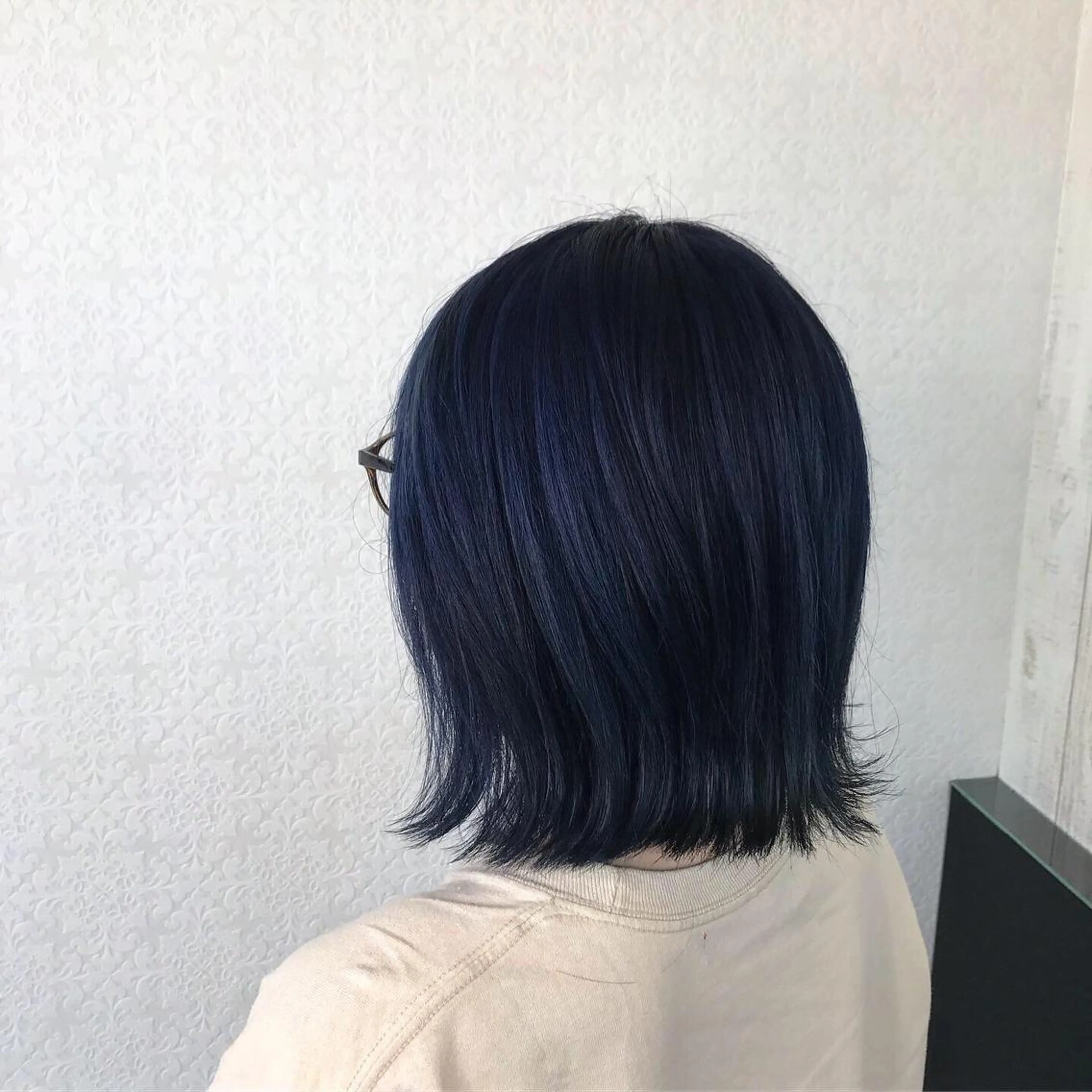 カラー ブルーカラー ネイビーカラー ヘアカラー トリートメント 豊田 恭平のヘアスタイル