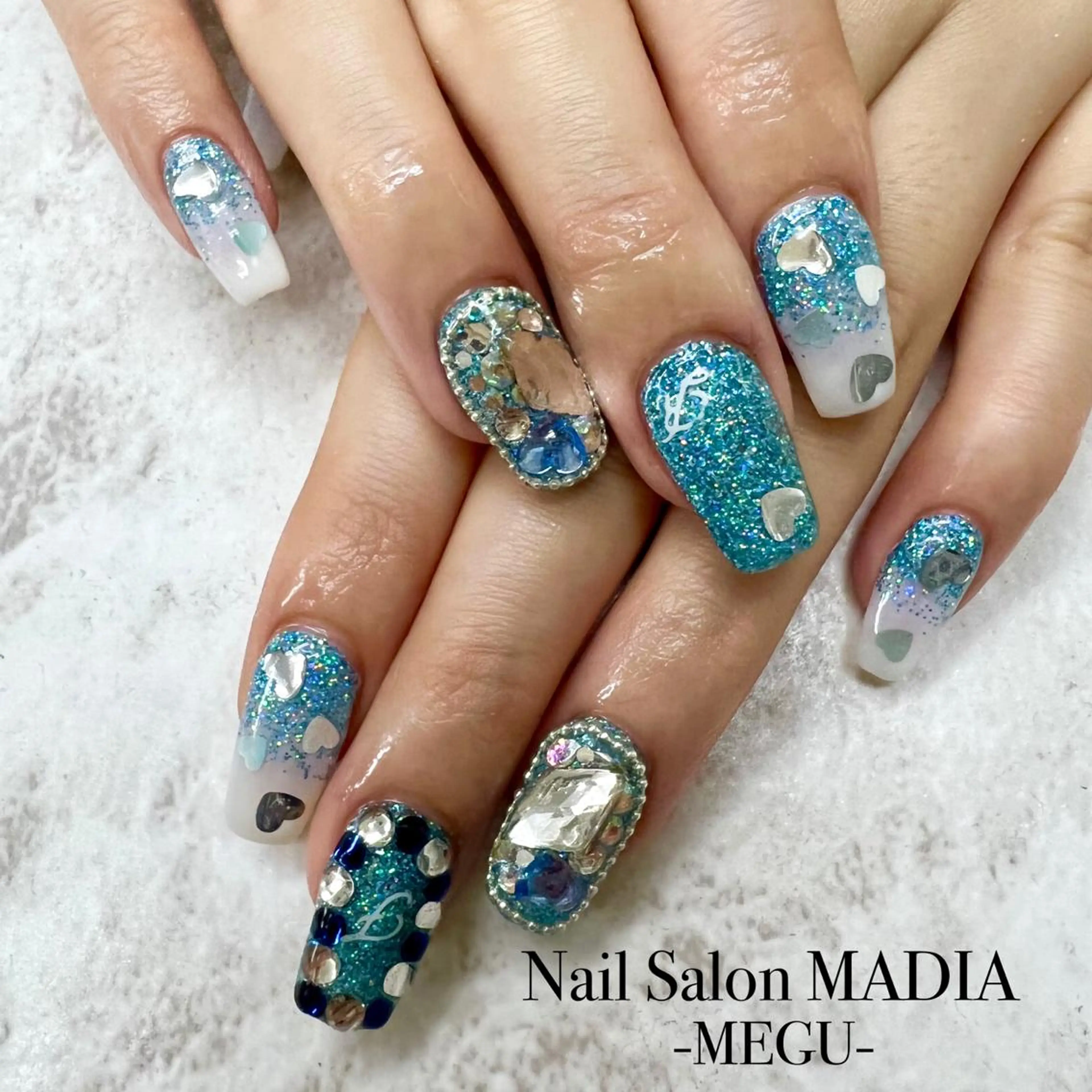 ネイル MADIA藤沢所属・MADIA MEGUのネイルデザイン