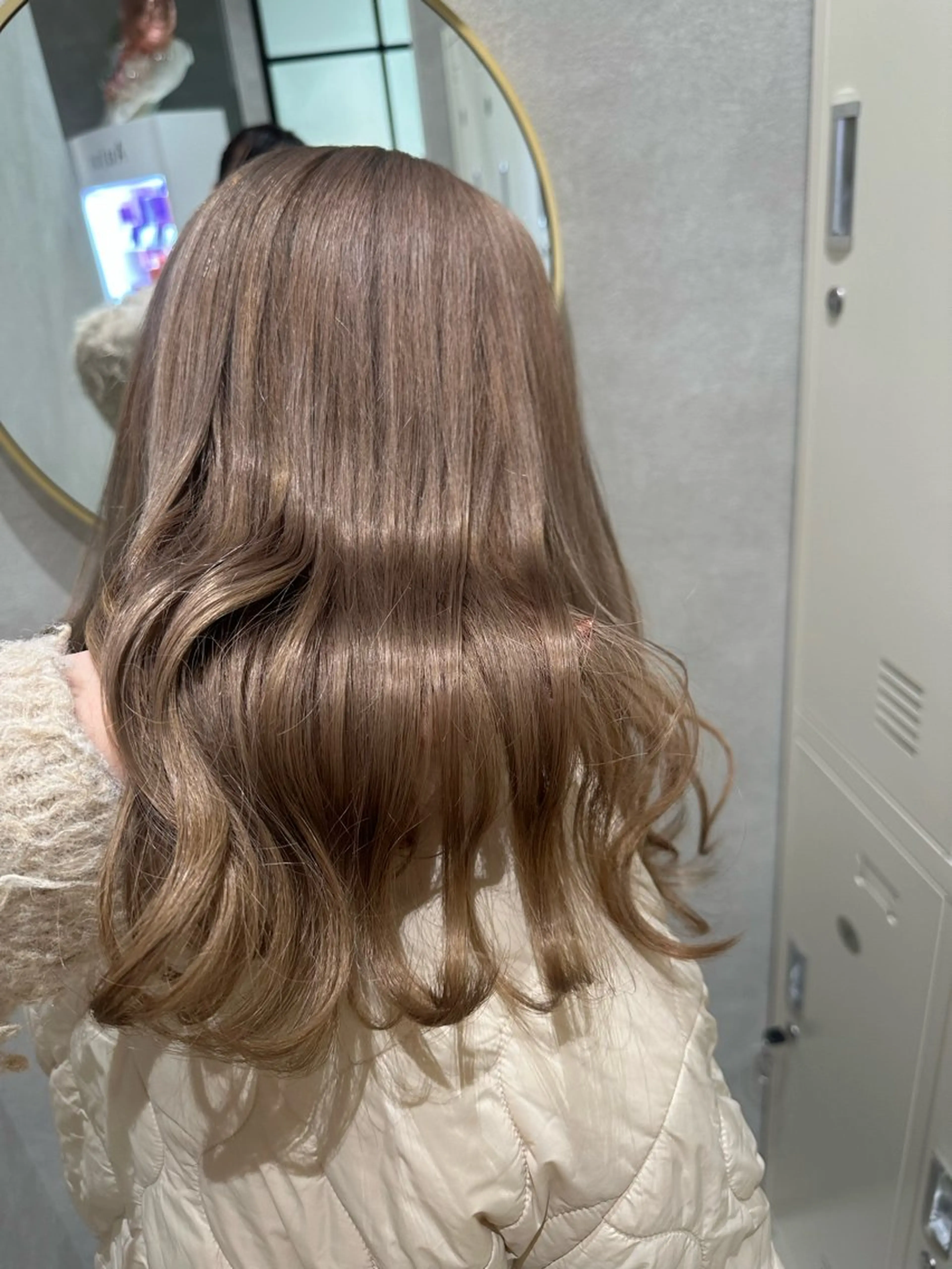 セミロング カット ヘアカラー 小寺 唯希のヘアスタイル