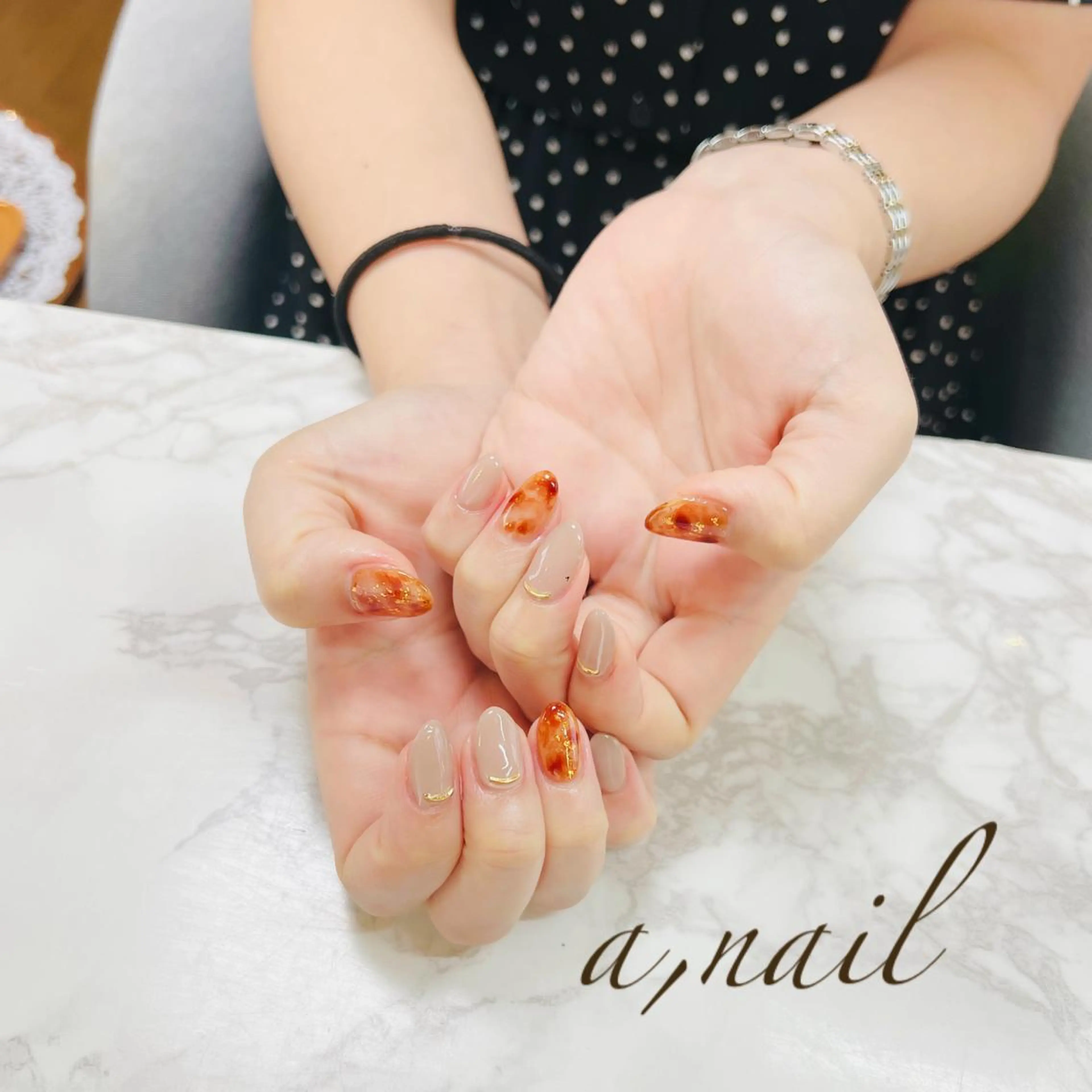 ネイル べっ甲ネイル フットネイル ジェルネイル グラデーション ワンカラーネイル ハンドネイル ネイルサロン エーネイルのネイルデザイン