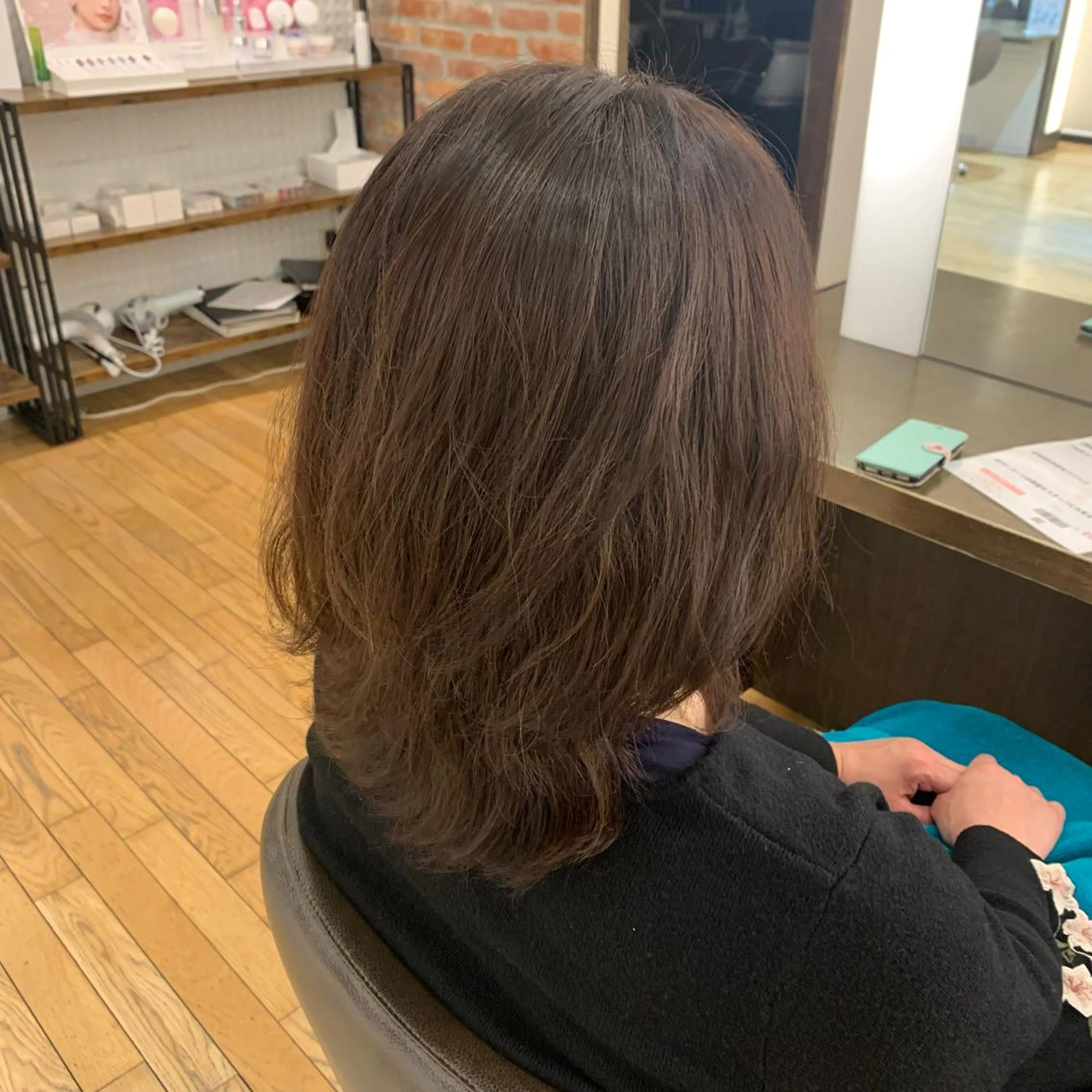 ミディアム パーマ ミディアムパーマ デジタルパーマ 透明感カラー/ 岡田澪香のヘアスタイル