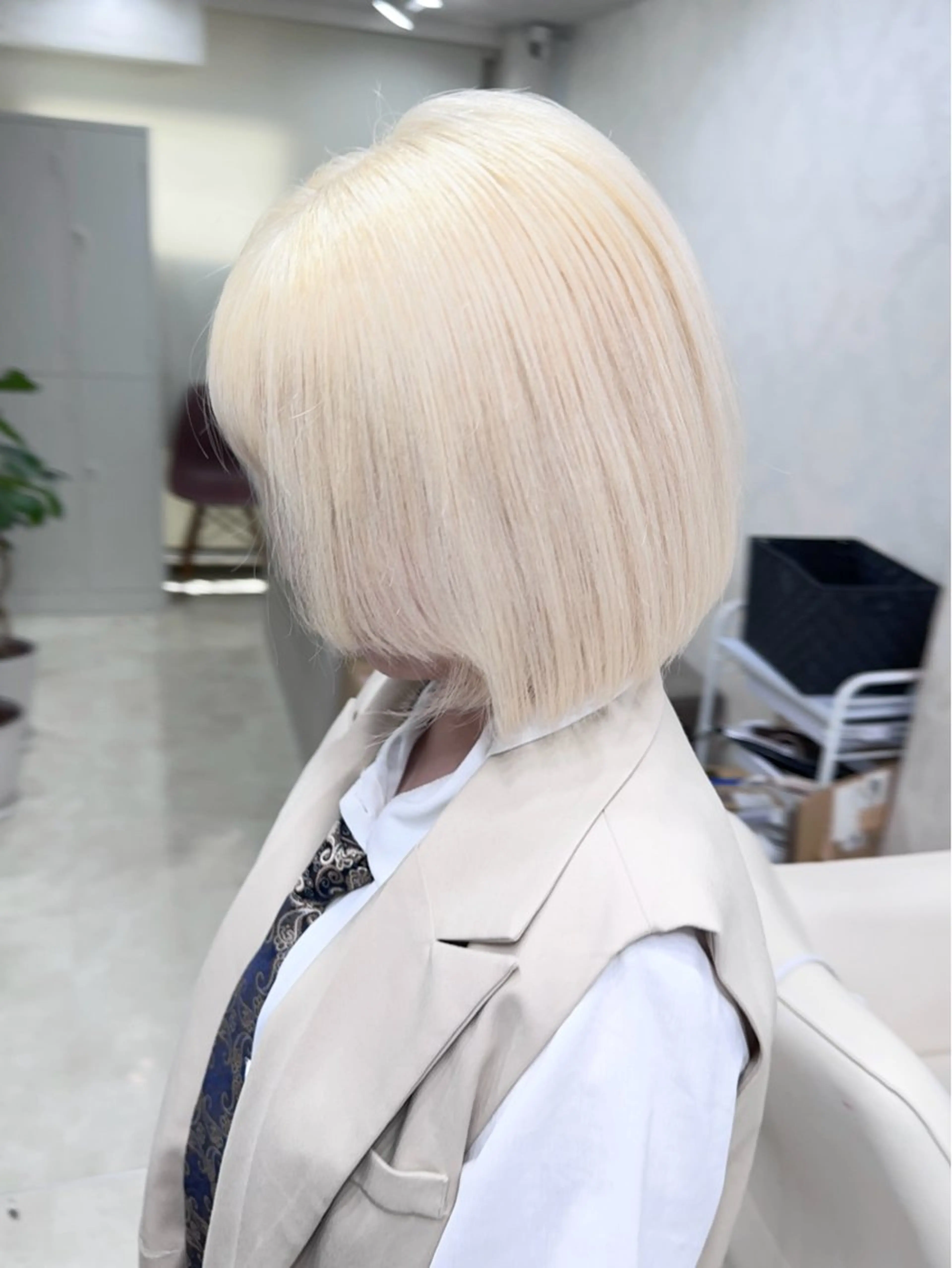 ミディアム ボブ ブリーチ指名🥇/ ボブ/HISAKIのヘアスタイル