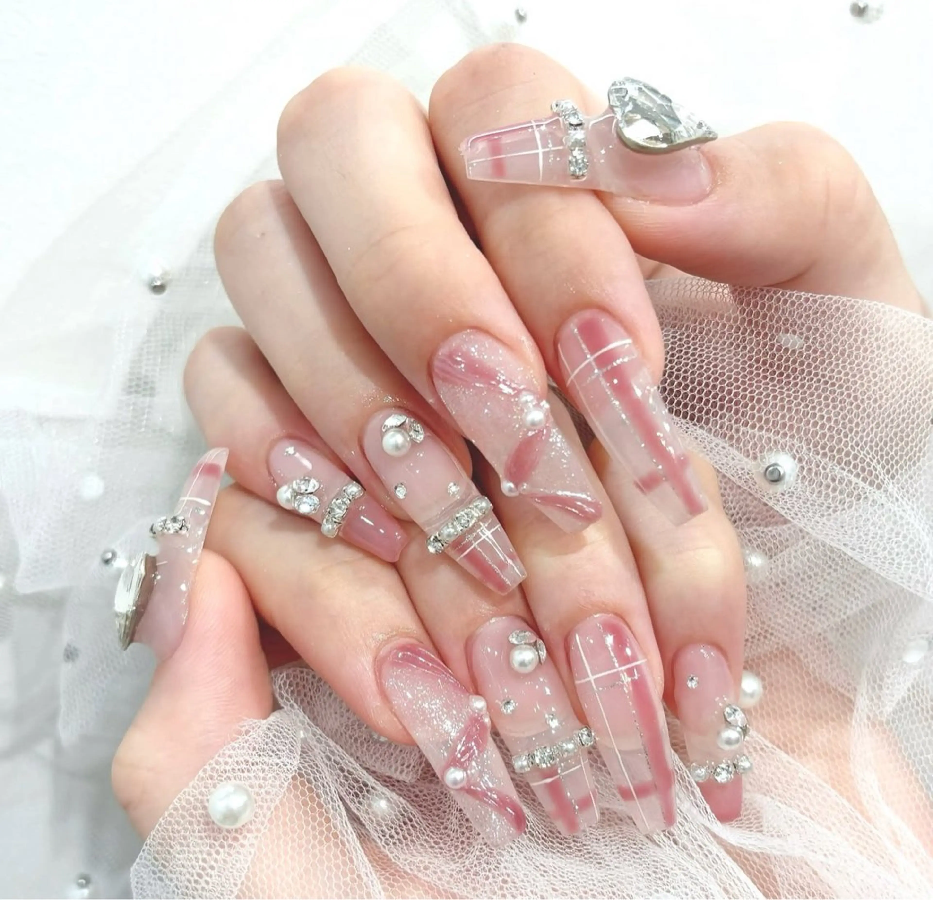 ネイル オーロラネイル クリアネイル フラッシュネイル ジェルネイル グラデーション ハンドネイル Amee Nail Salonのネイルデザイン