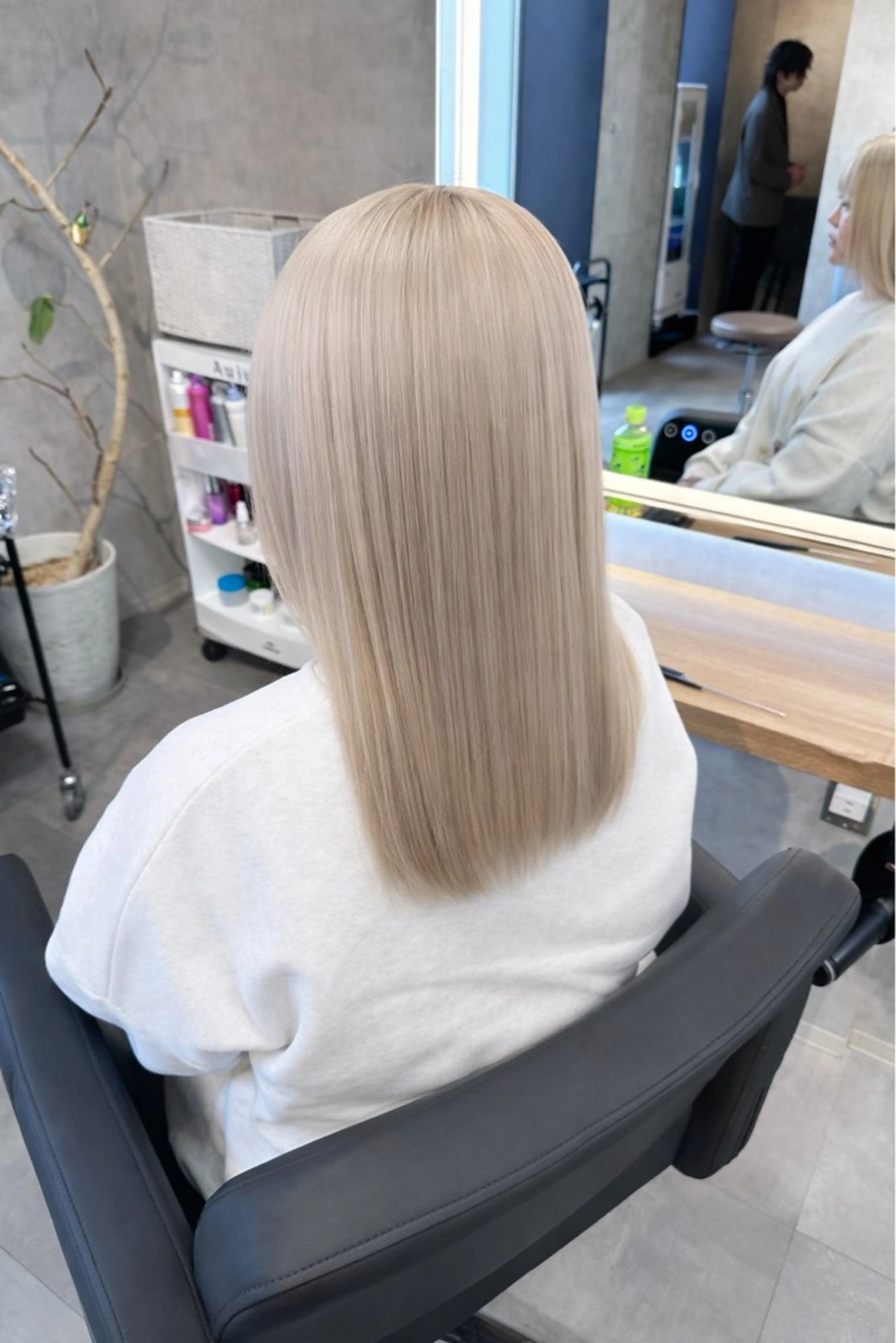 セミロング ヘアカラー 色落ち満足度No.1 YASUAKIのヘアスタイル