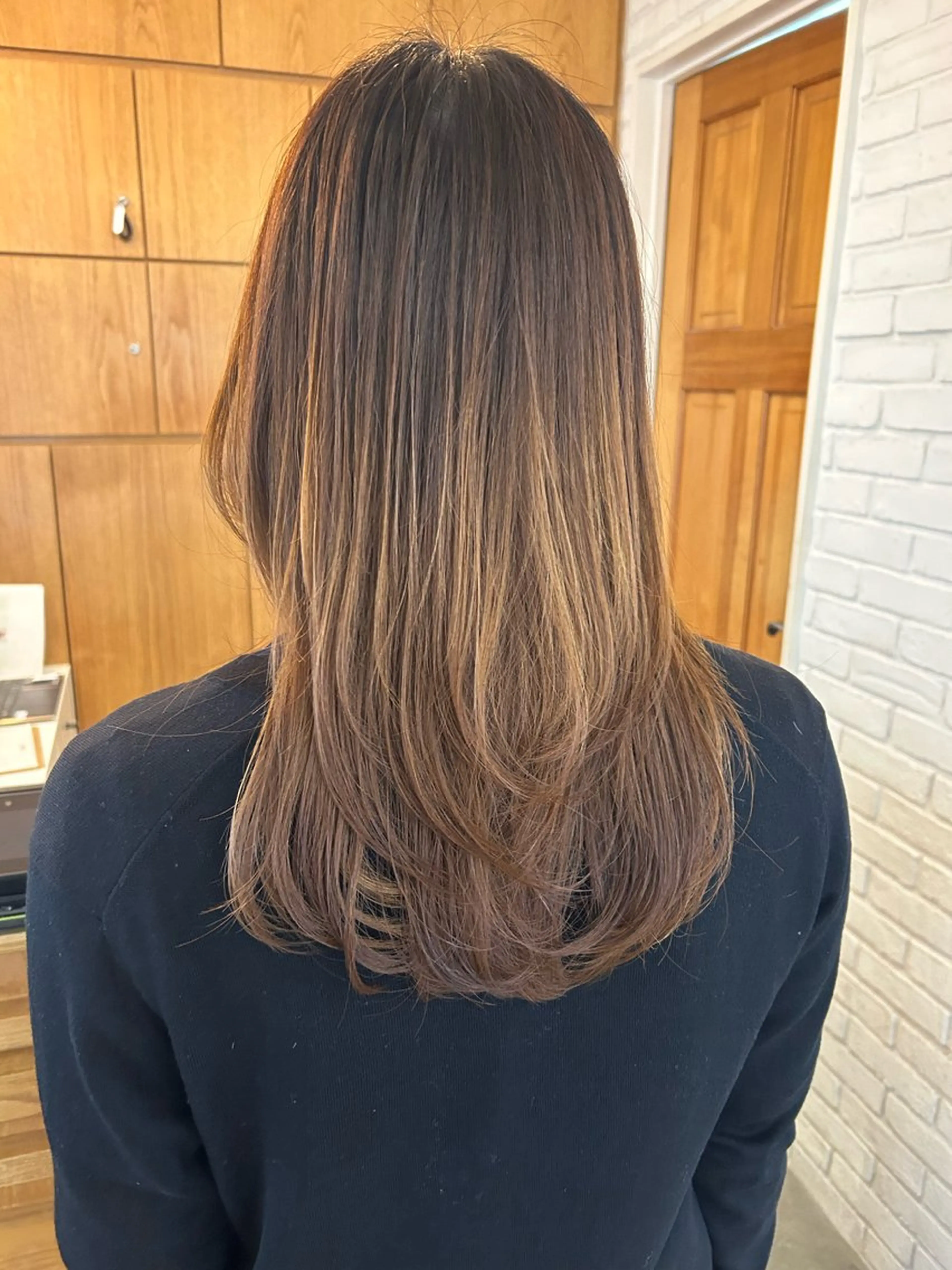 ロング カット ヘアカラー かお 🐰のヘアスタイル